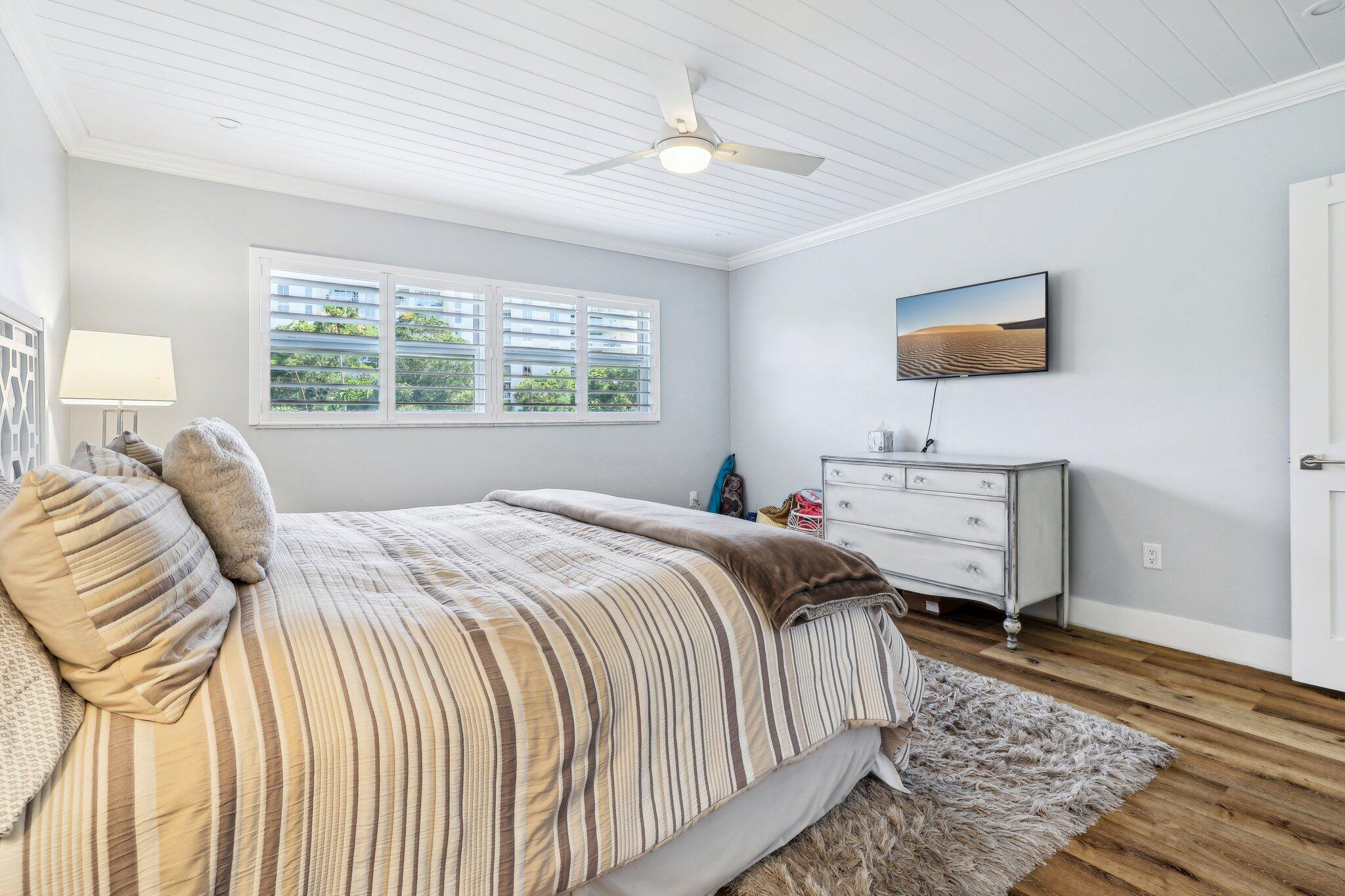 200 E Royal Palm Road 304