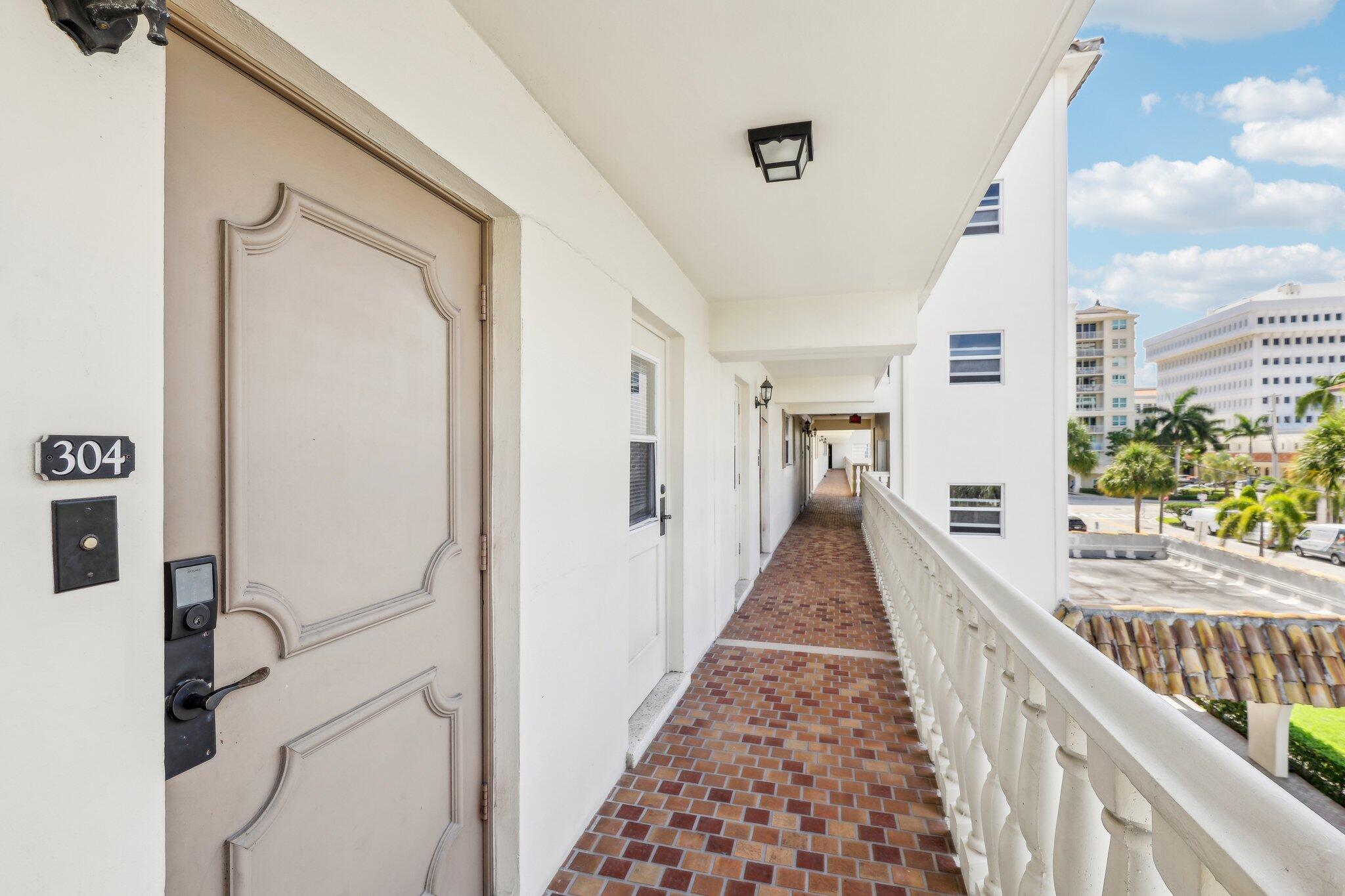 200 E Royal Palm Road 304
