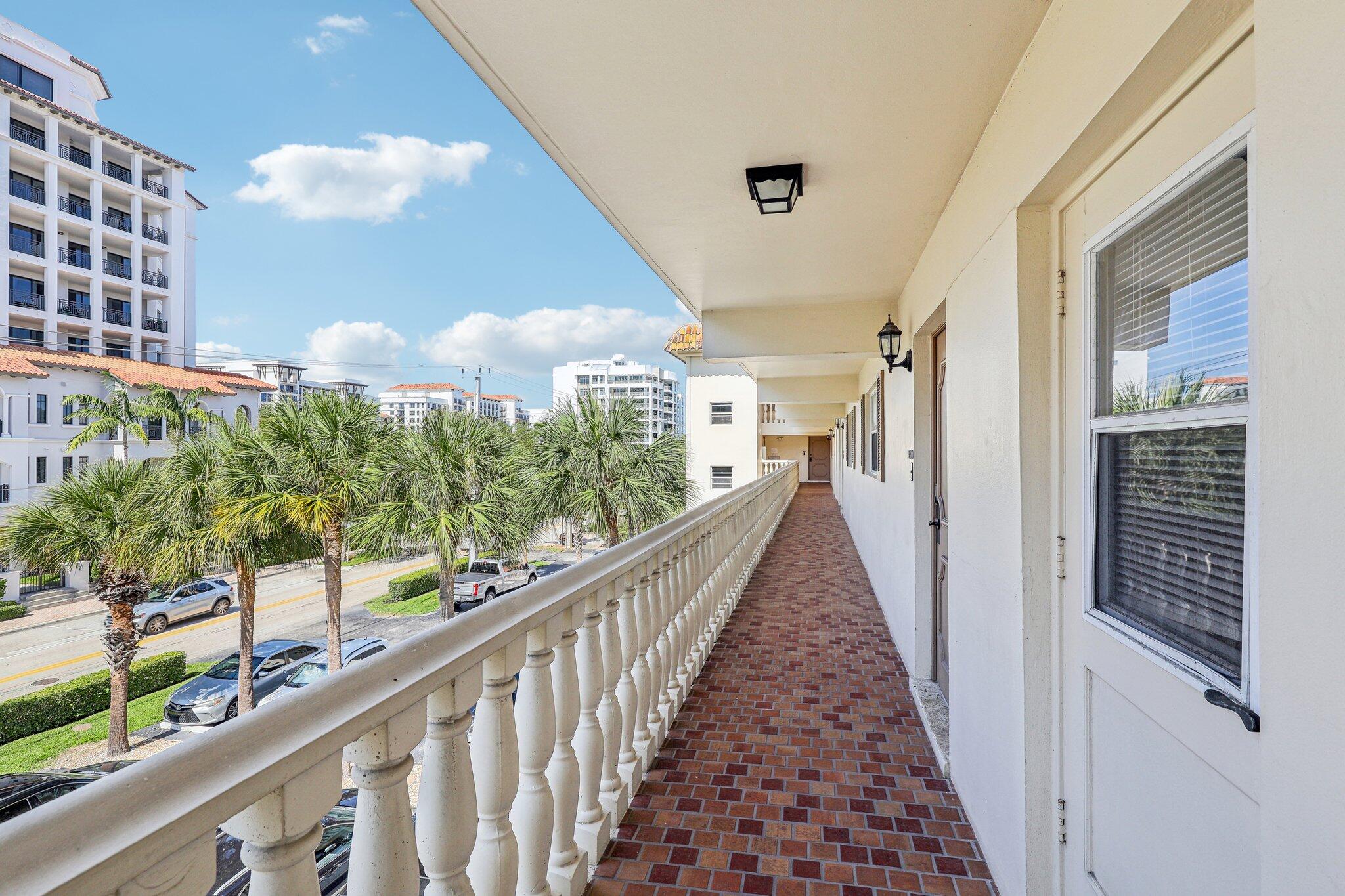 200 E Royal Palm Road 304