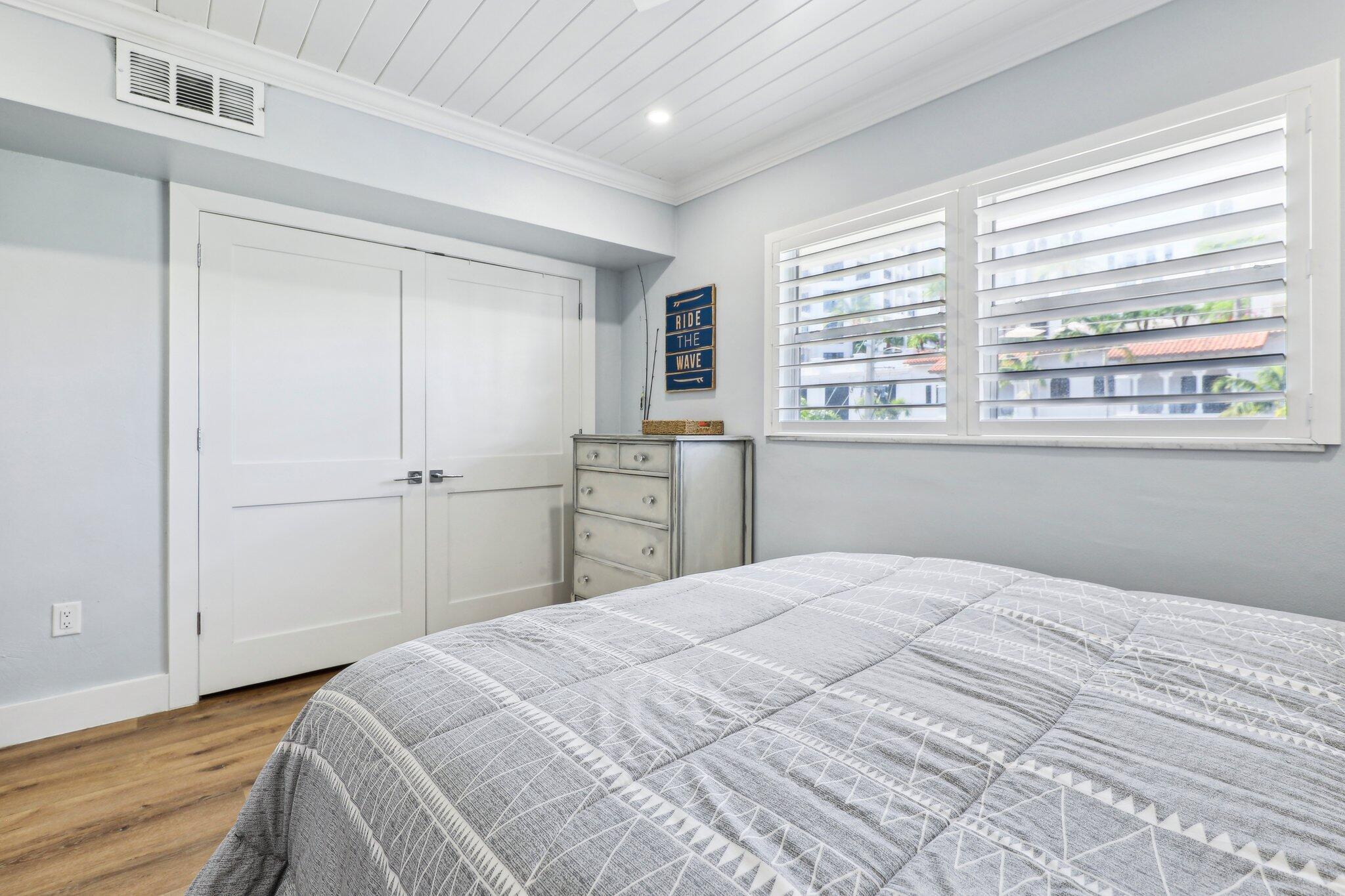 200 E Royal Palm Road 304