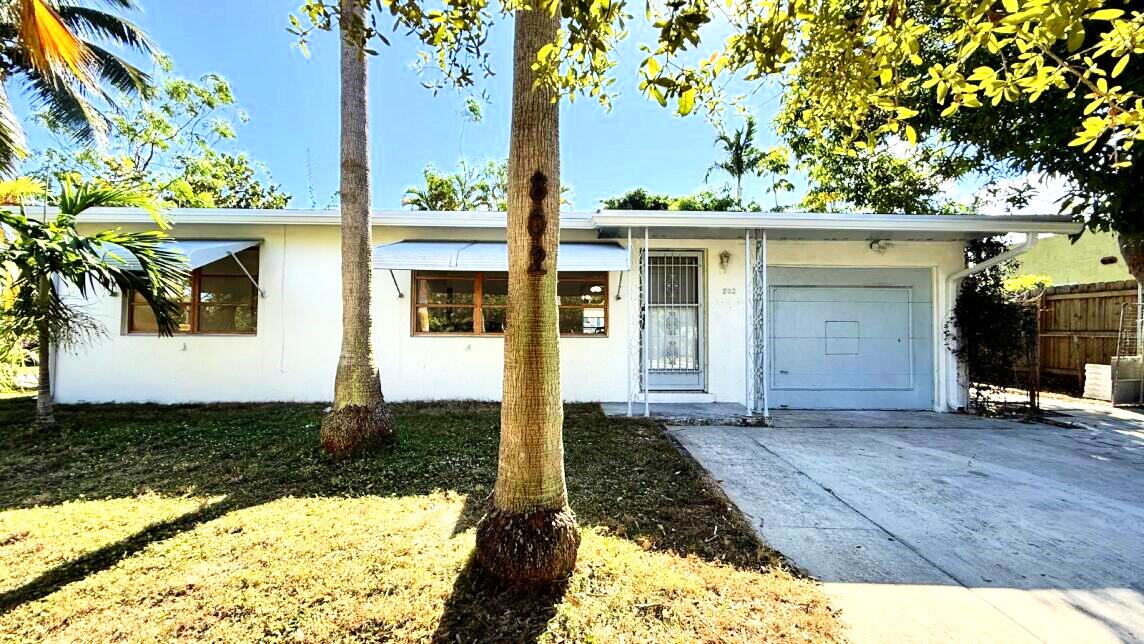 802 Lytle Street