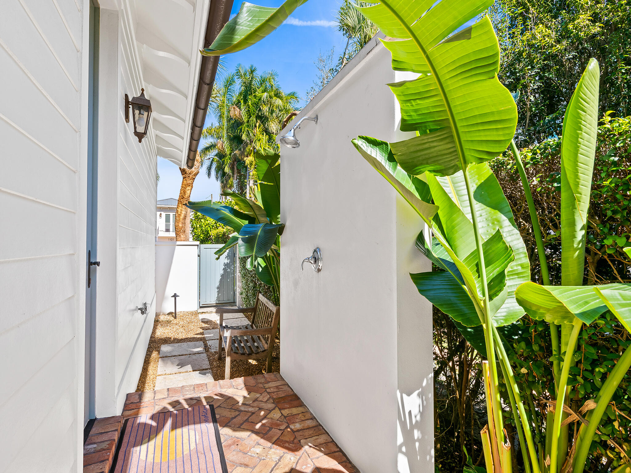 1102 N Vista Del Mar Drive