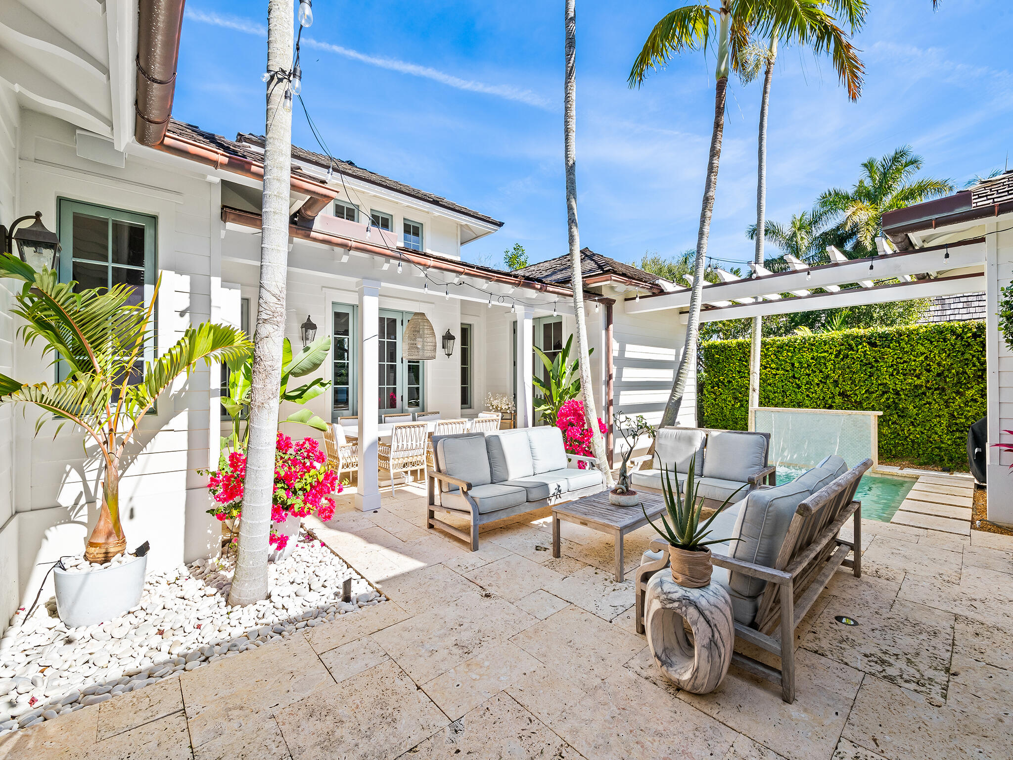 1102 N Vista Del Mar Drive