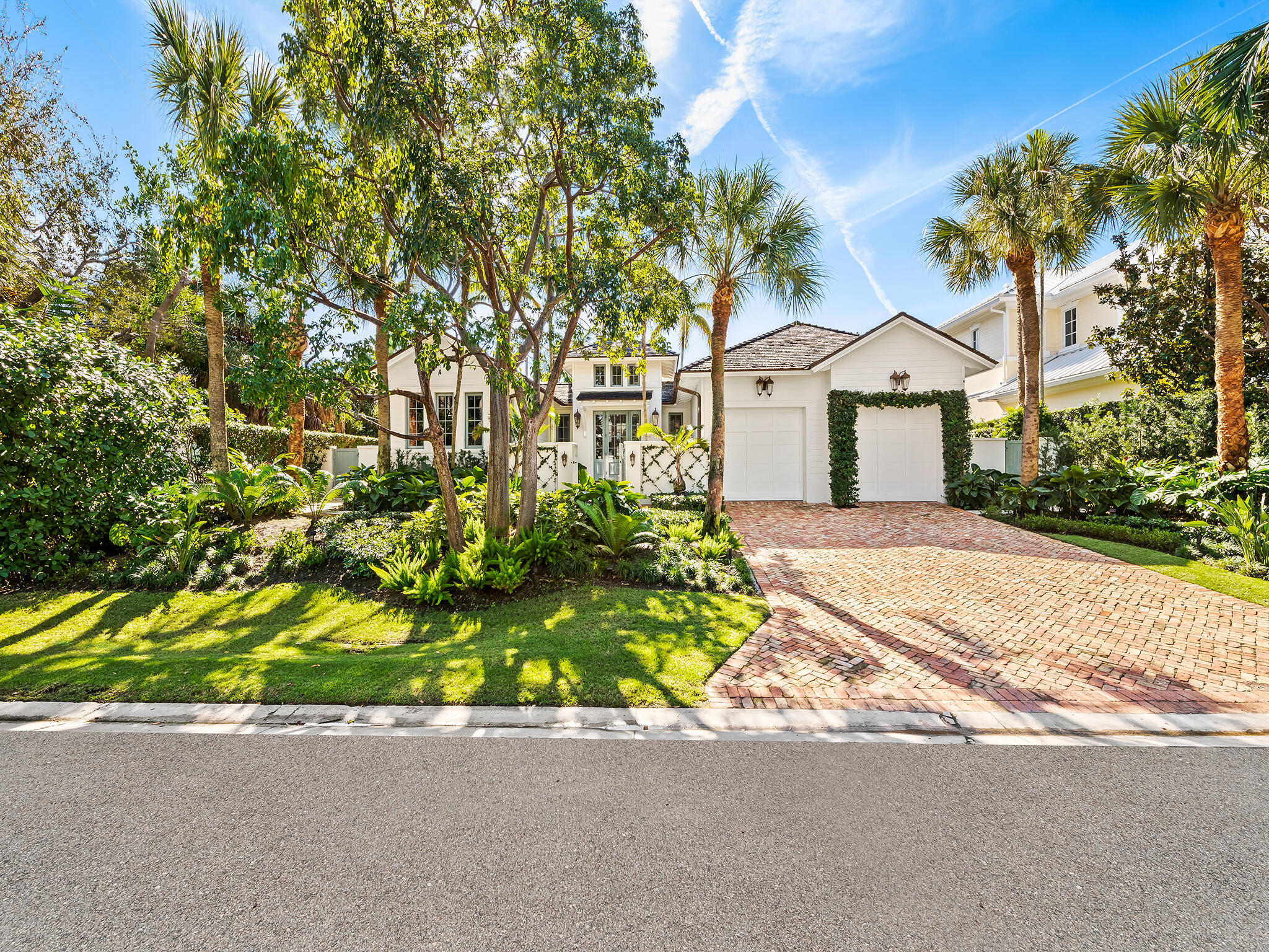 1102 N Vista Del Mar Drive