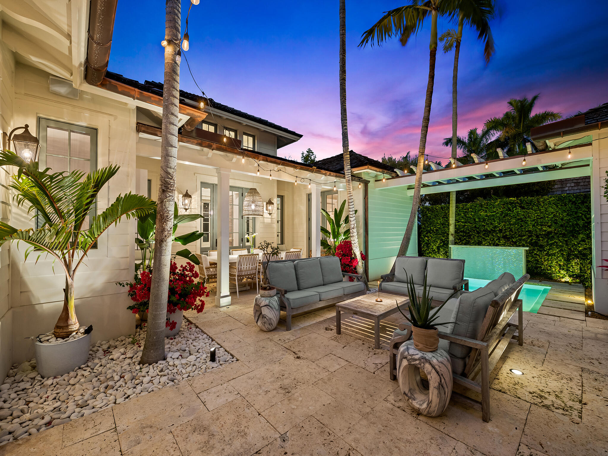 1102 N Vista Del Mar Drive