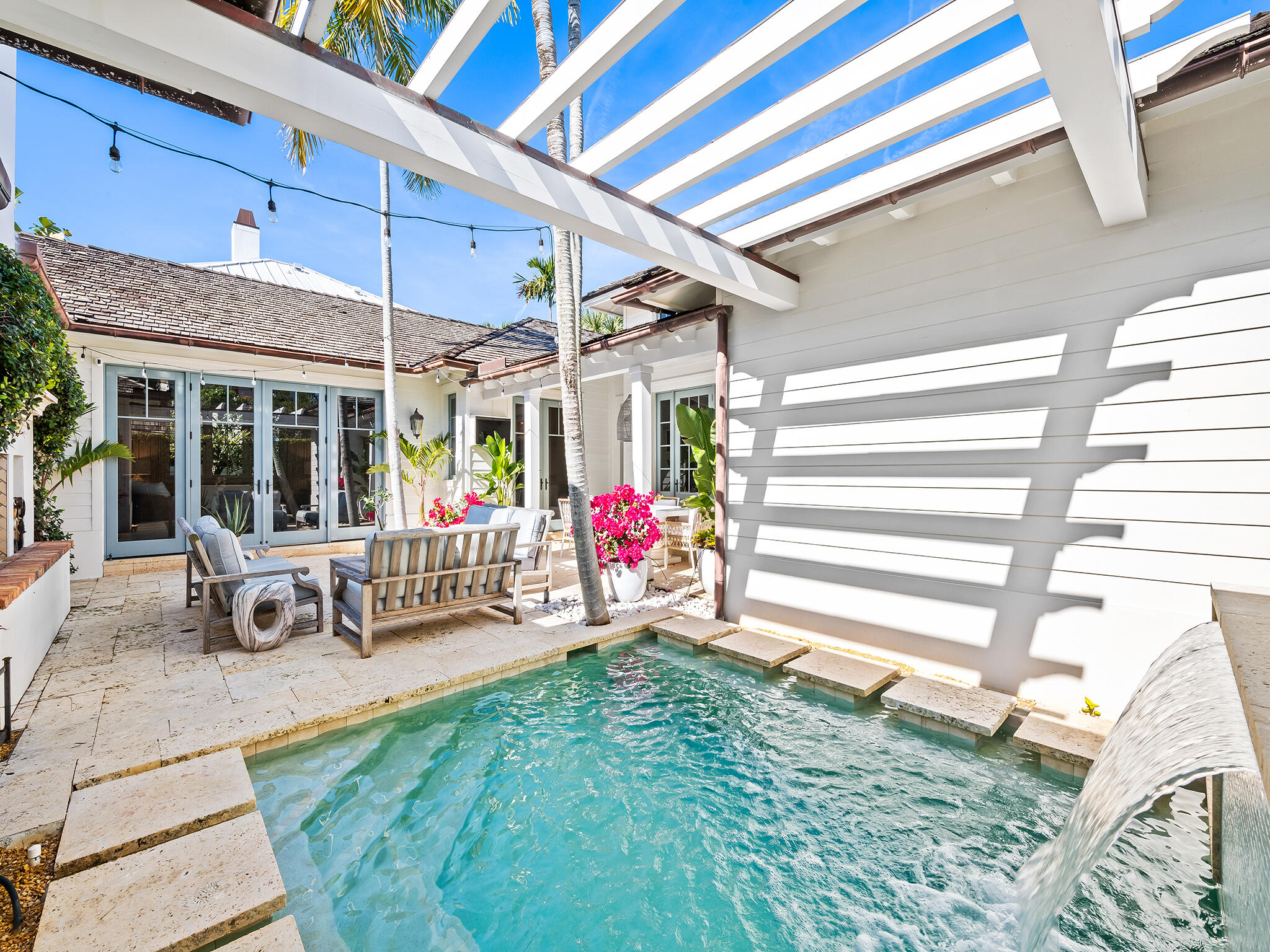 1102 N Vista Del Mar Drive