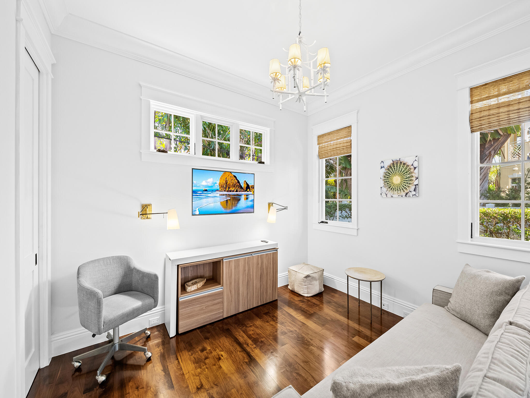 1102 N Vista Del Mar Drive