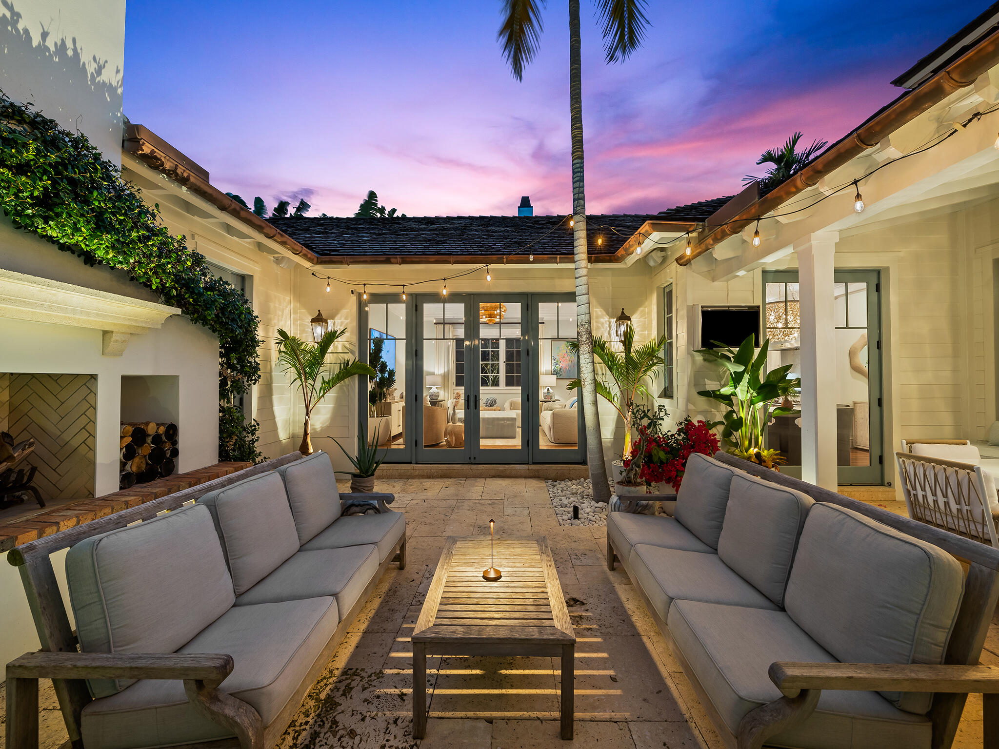 1102 N Vista Del Mar Drive