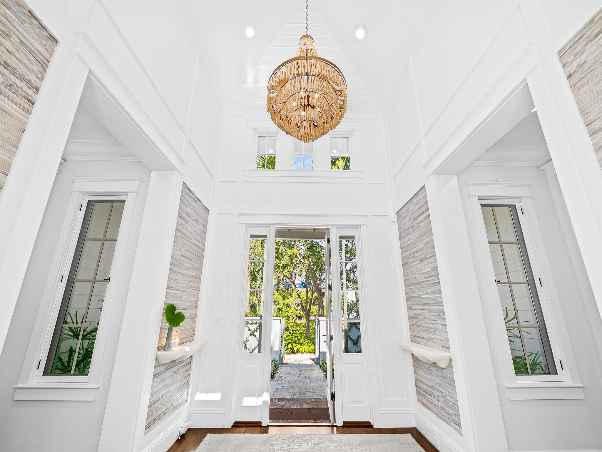 1102 N Vista Del Mar Drive