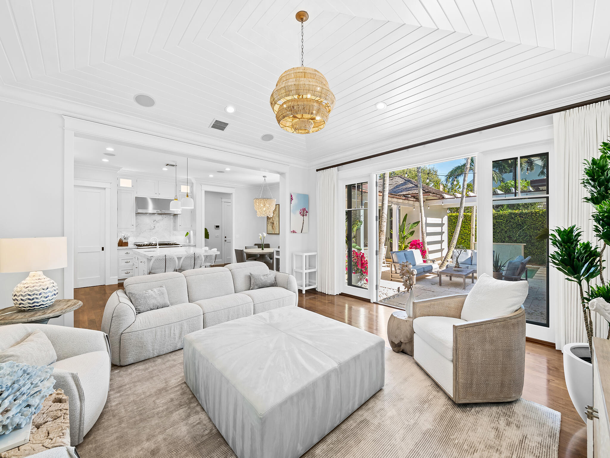 1102 N Vista Del Mar Drive