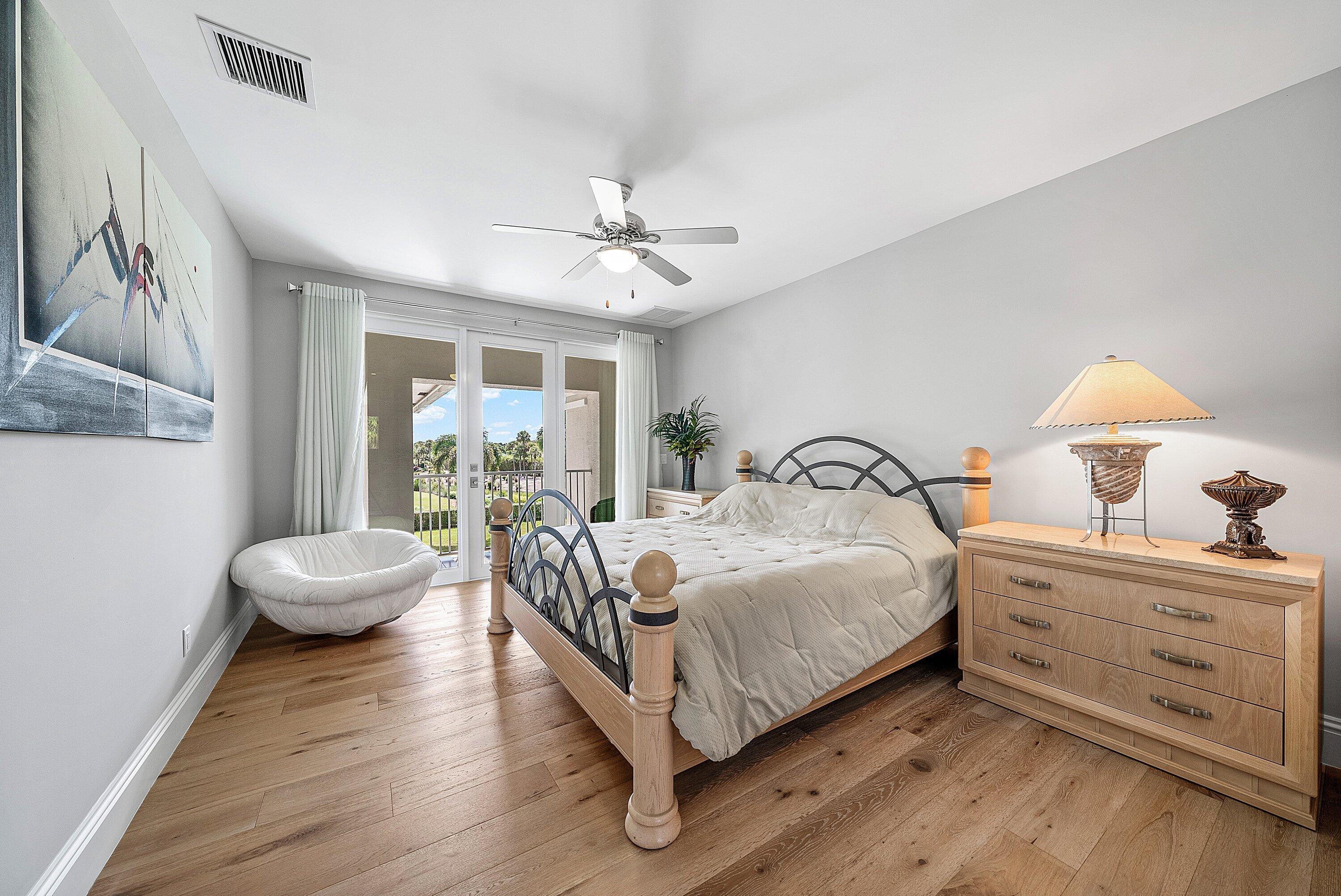 4600 Bocaire Boulevard