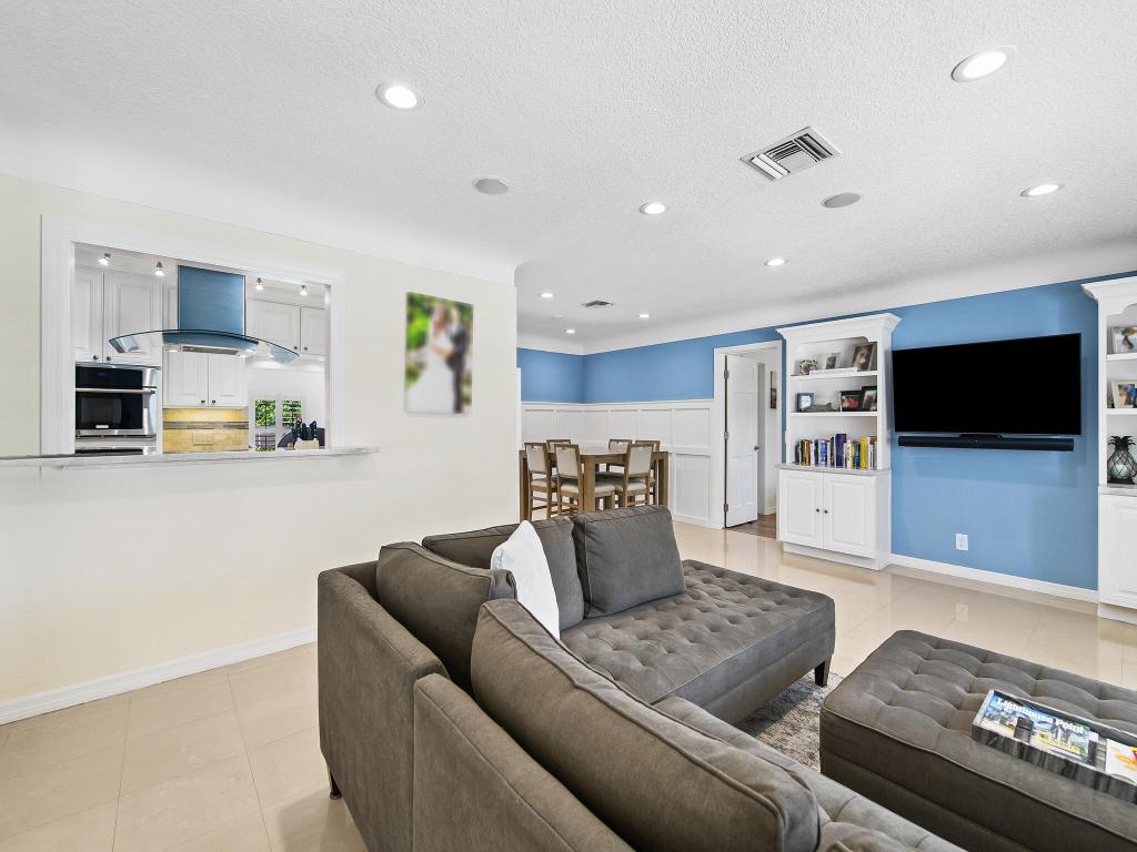 2401 NE 45th Street, Lighthouse Point