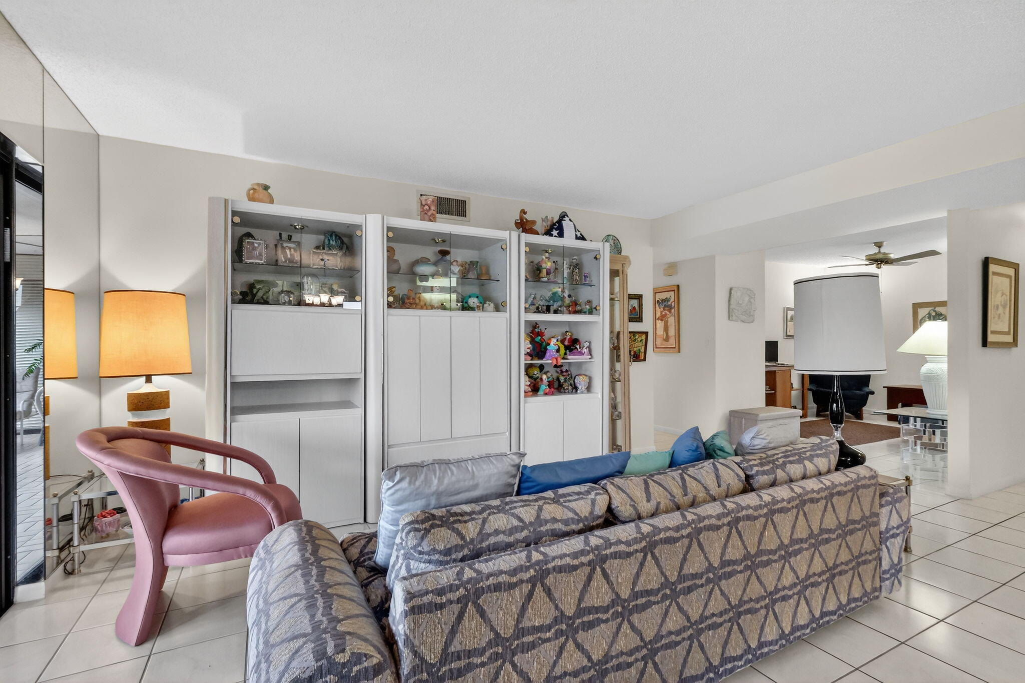 10215 N Circle Lake Drive 101