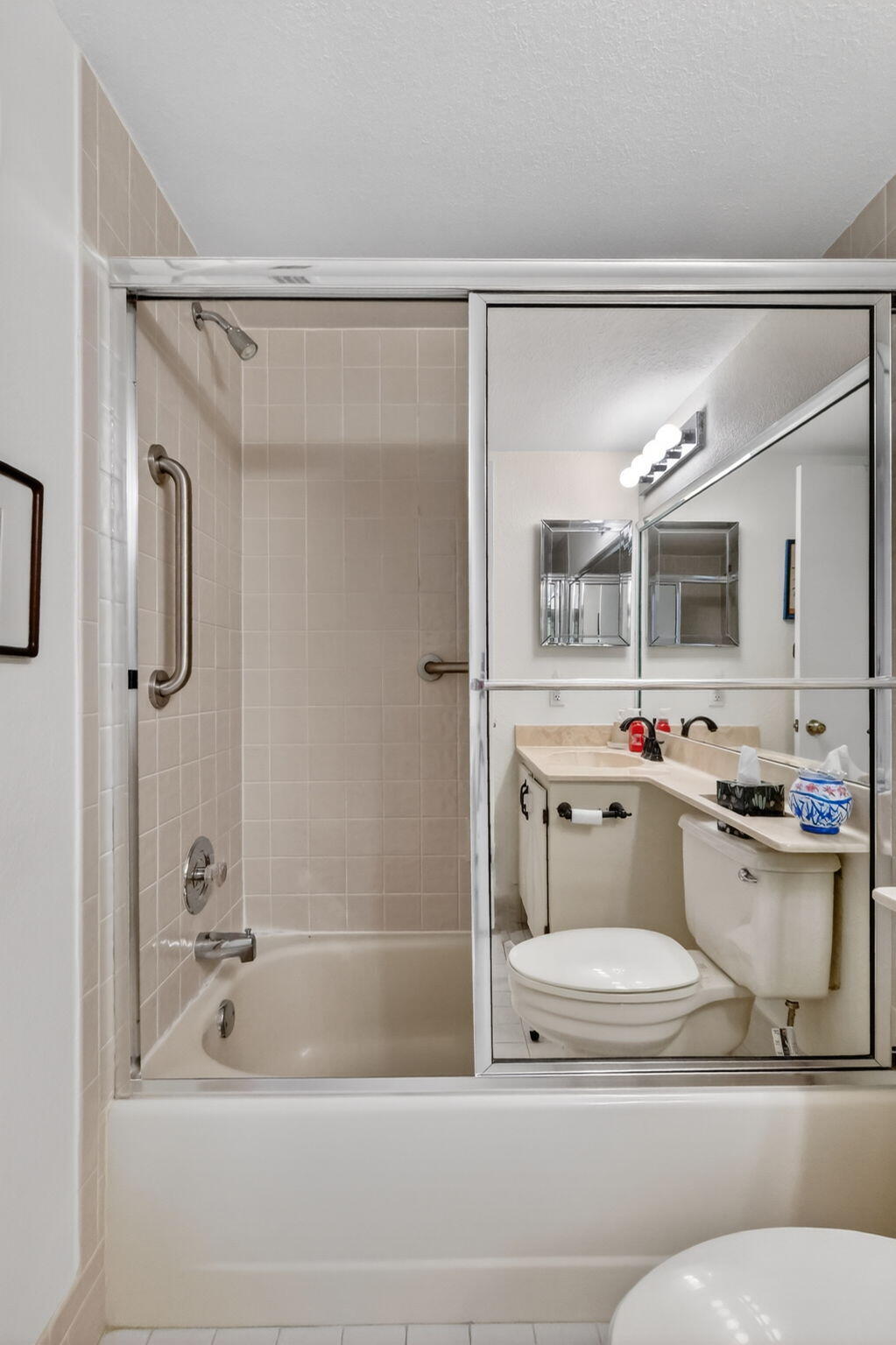 10215 N Circle Lake Drive 101