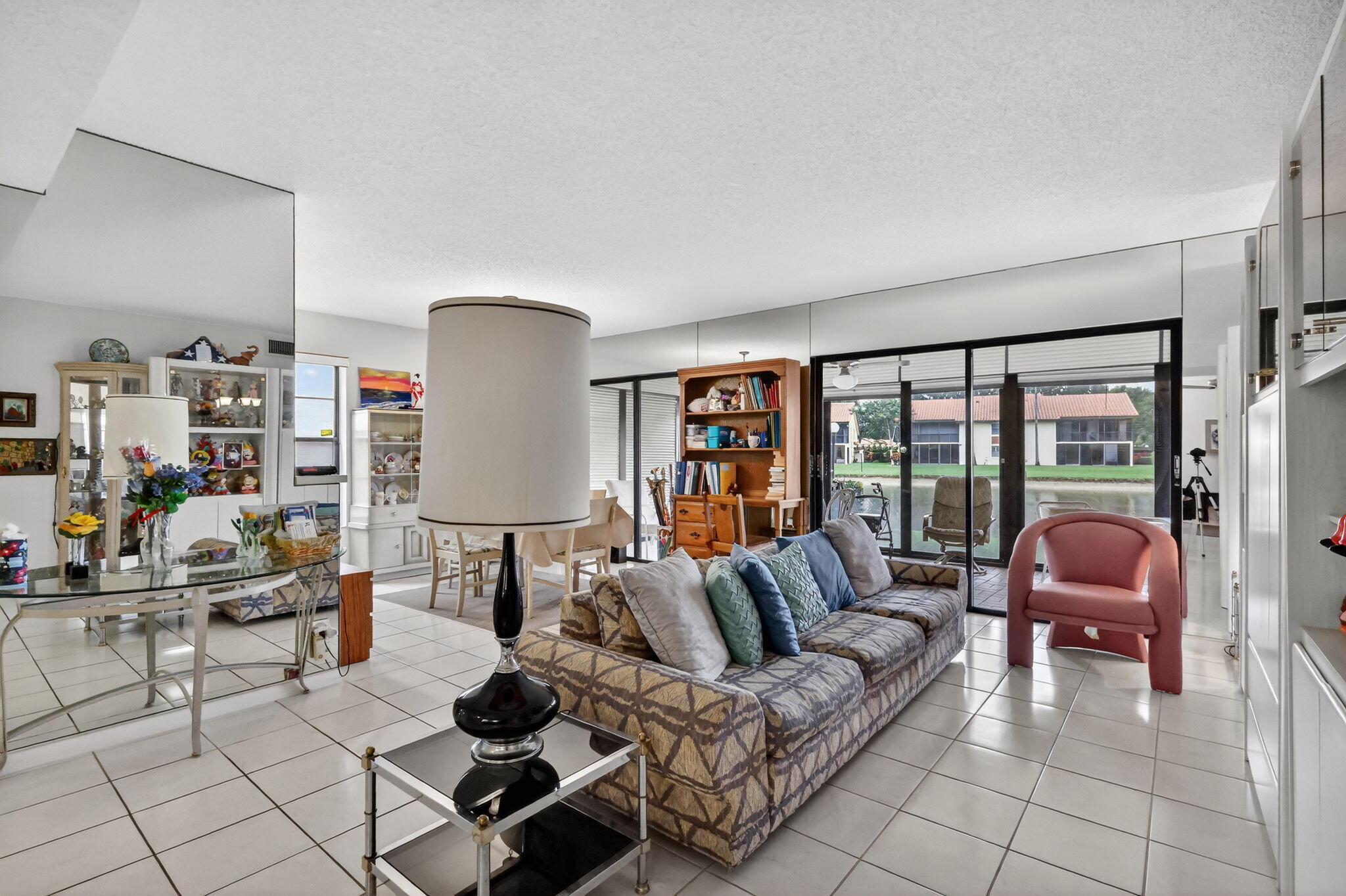 10215 N Circle Lake Drive 101