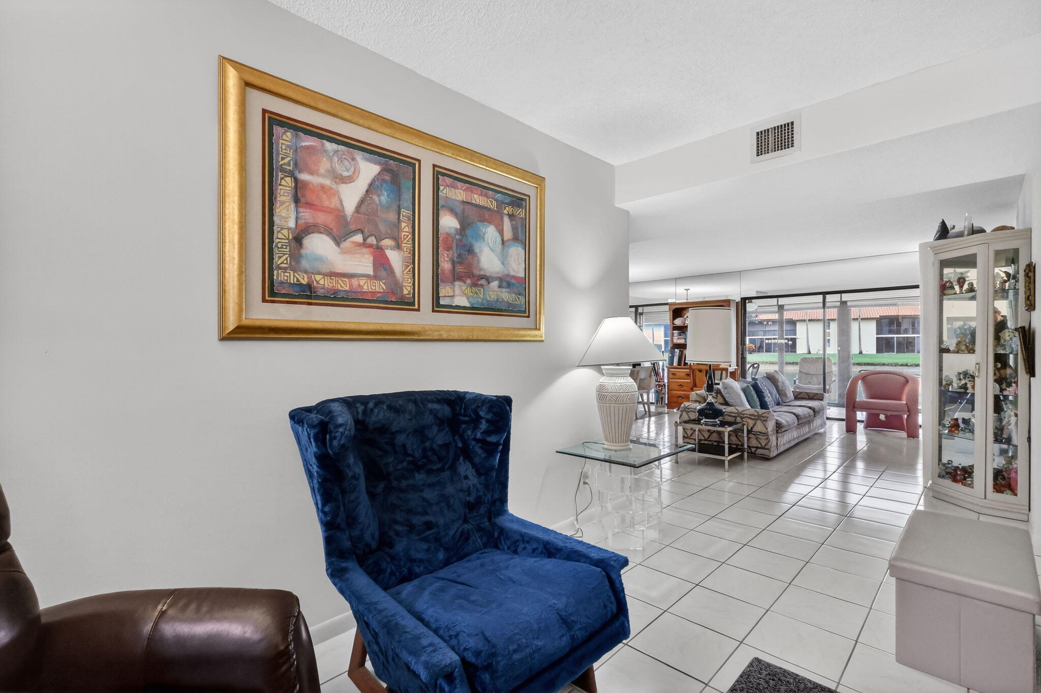 10215 N Circle Lake Drive 101
