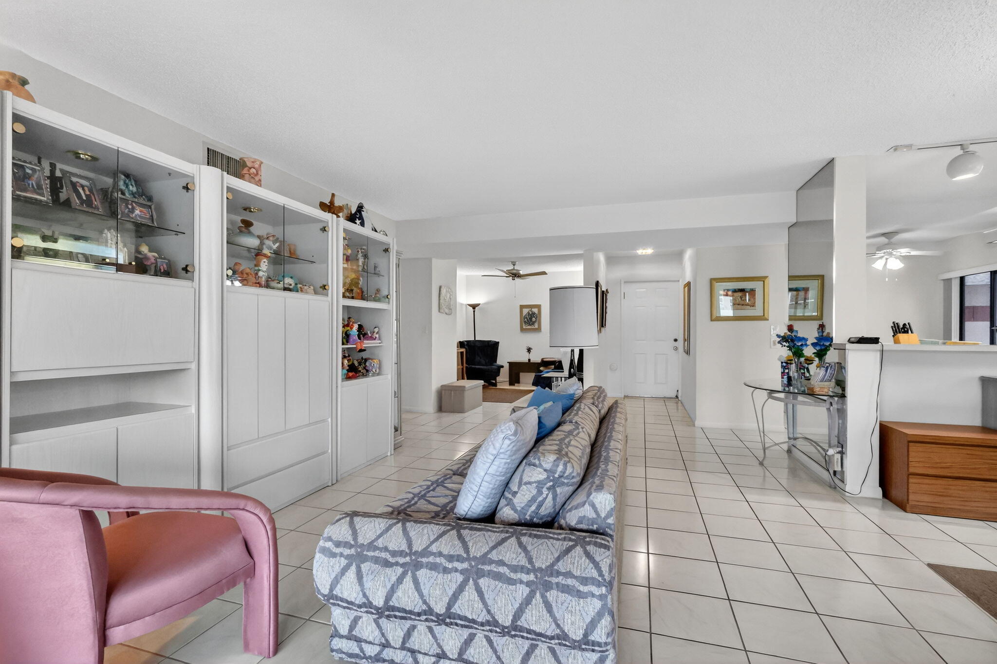 10215 N Circle Lake Drive 101