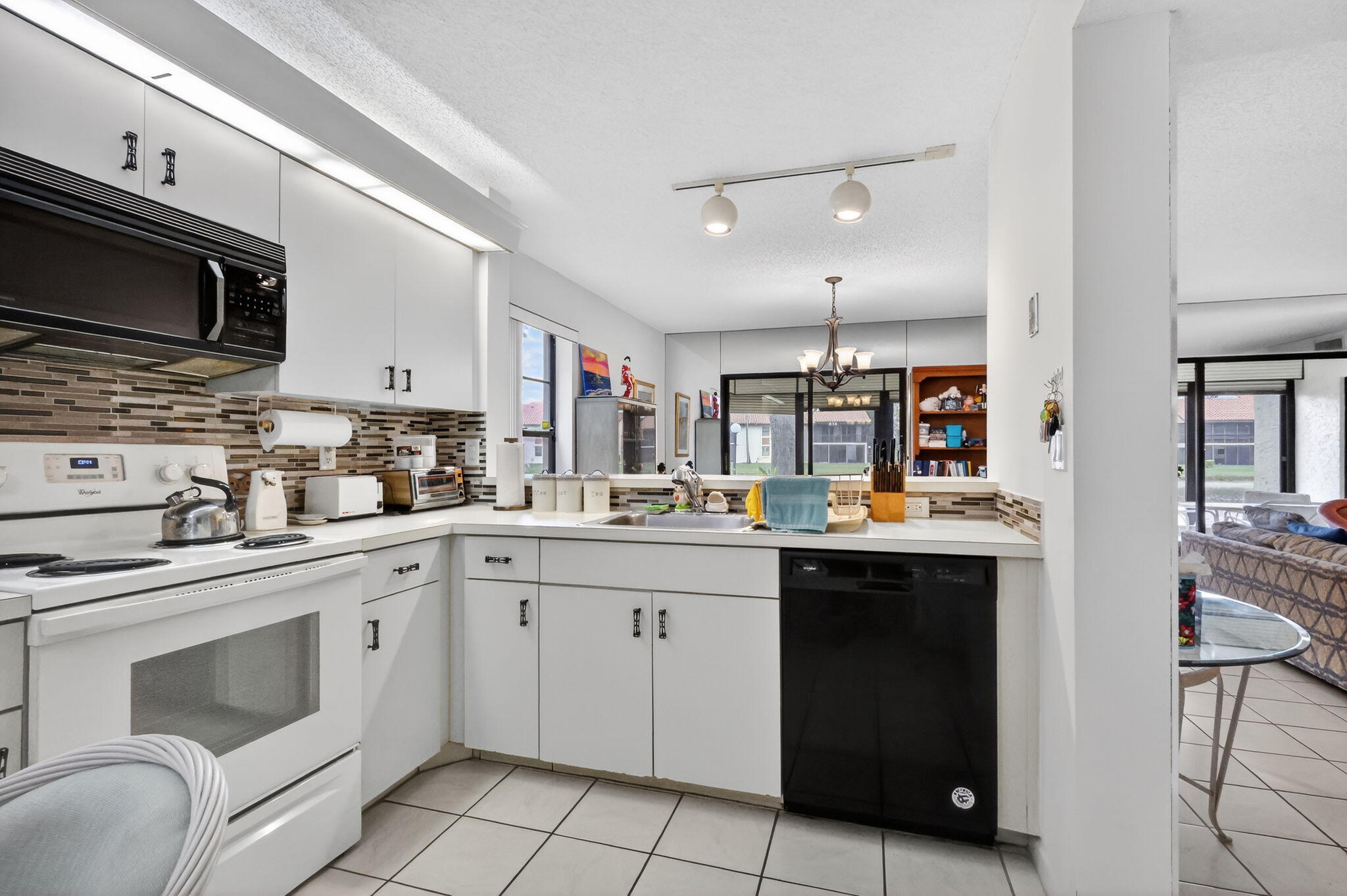 10215 N Circle Lake Drive 101