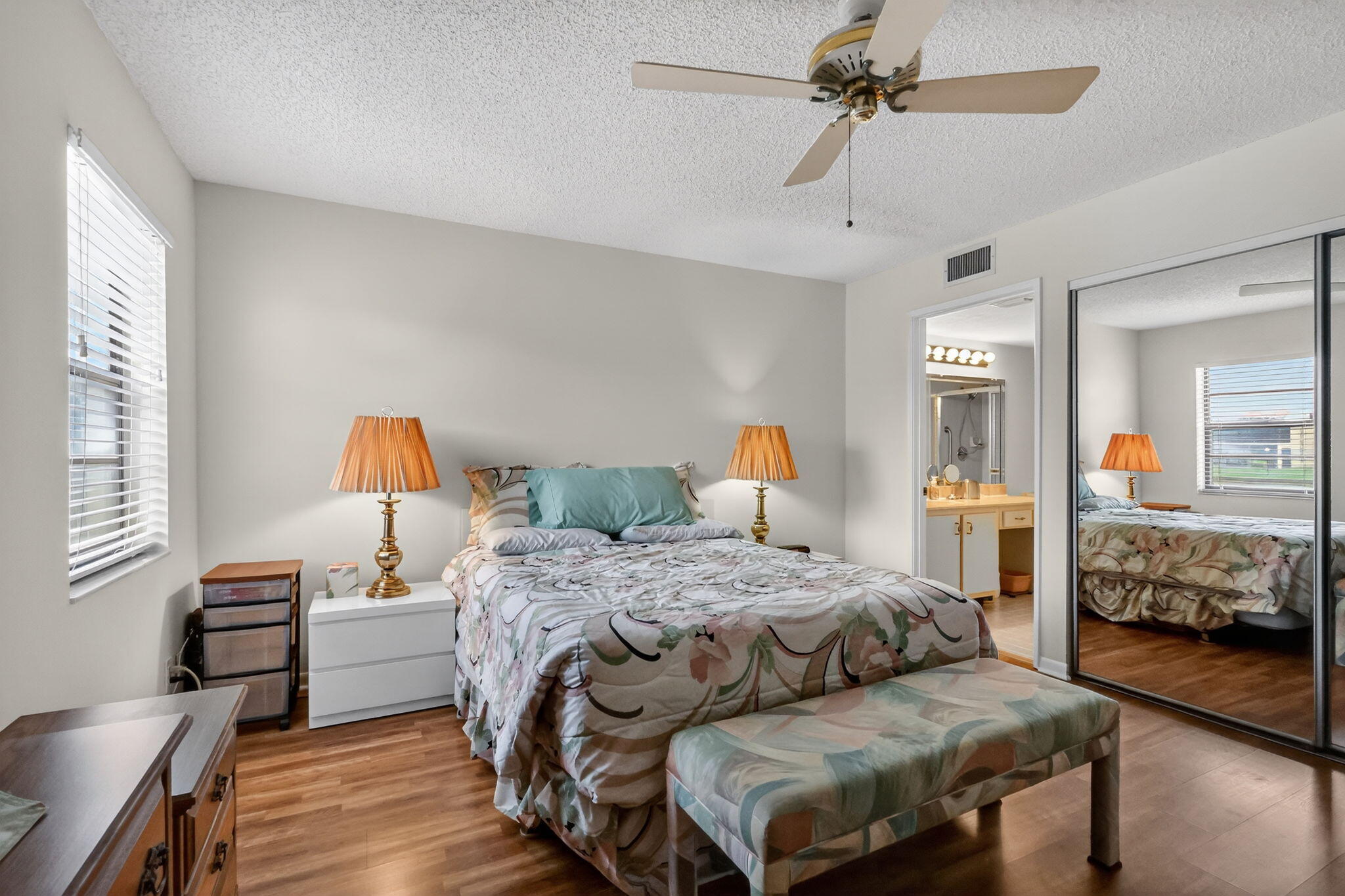 10215 N Circle Lake Drive 101