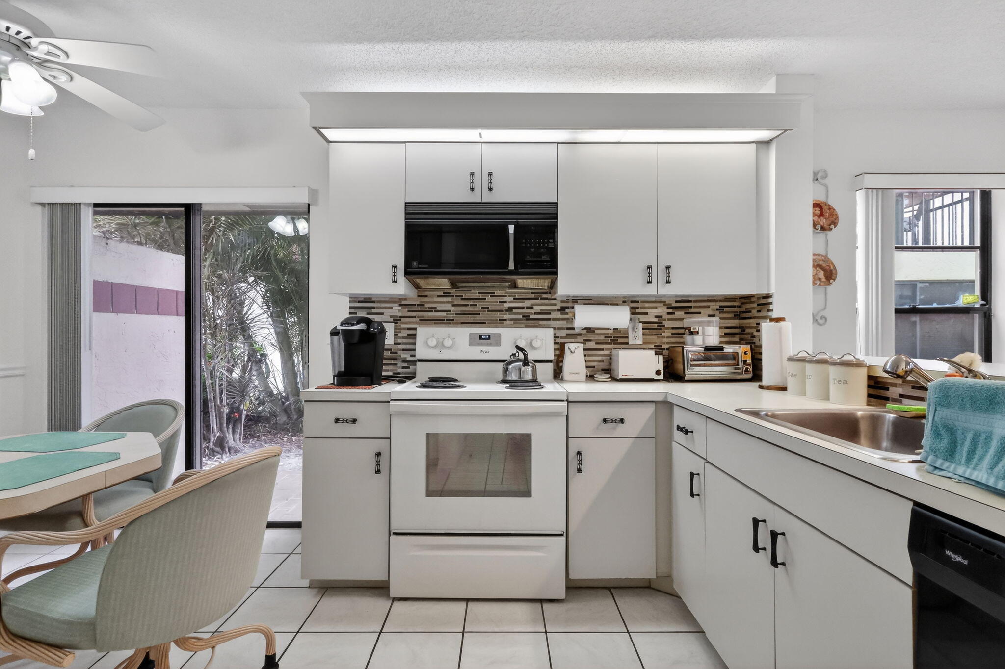 10215 N Circle Lake Drive 101