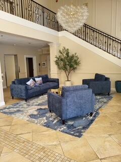 10215 N Circle Lake Drive 101