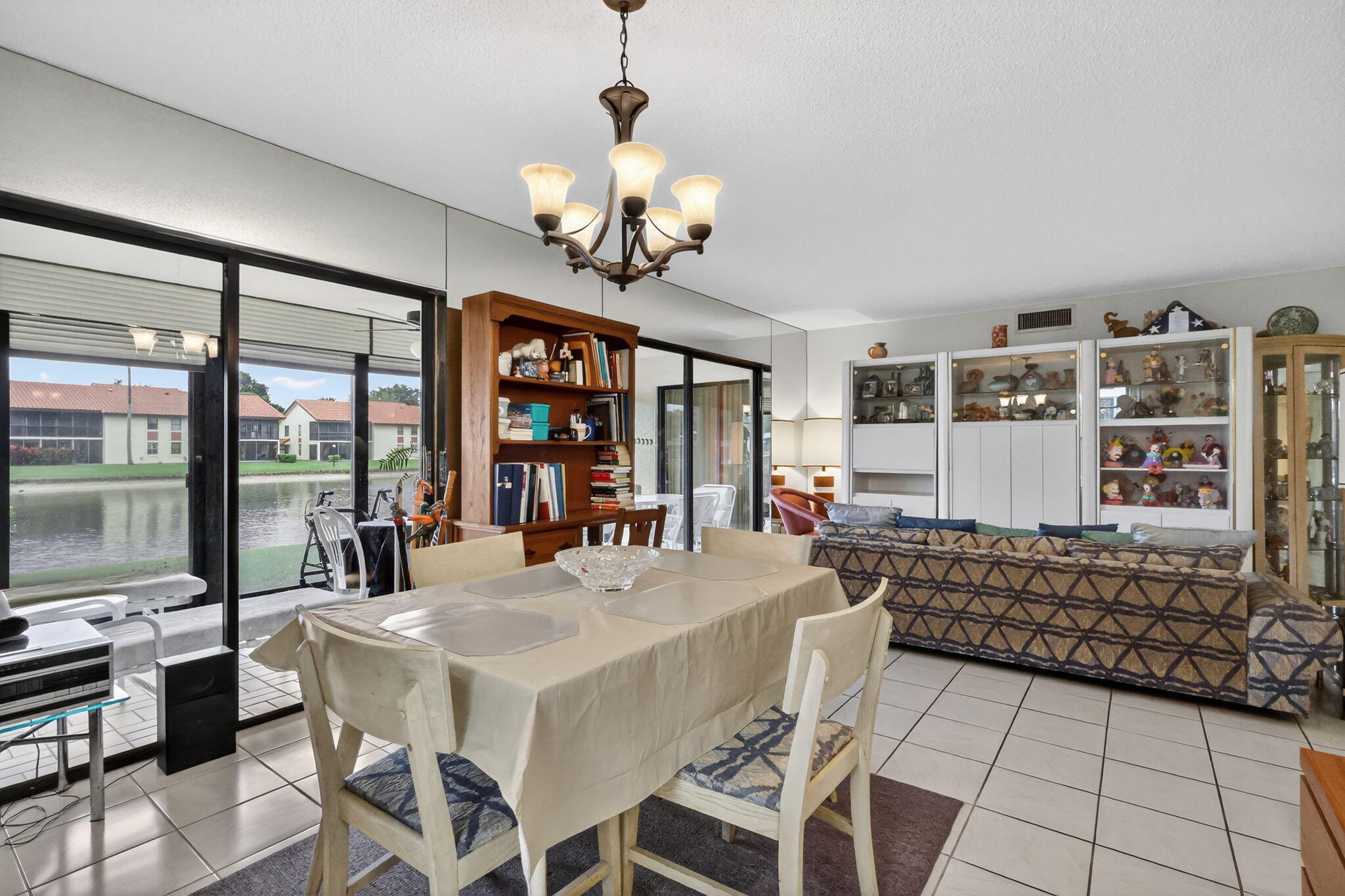 10215 N Circle Lake Drive 101