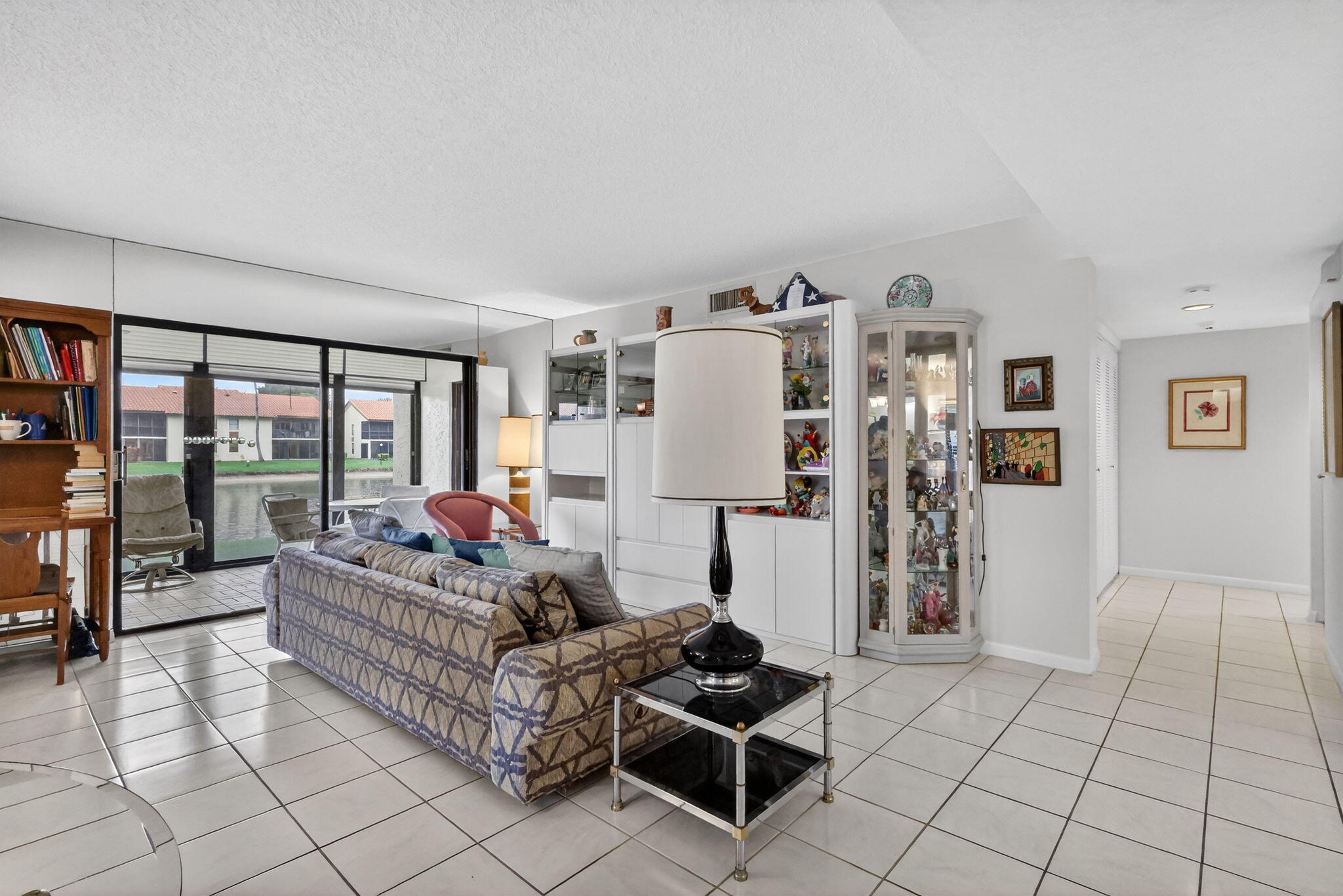 10215 N Circle Lake Drive 101