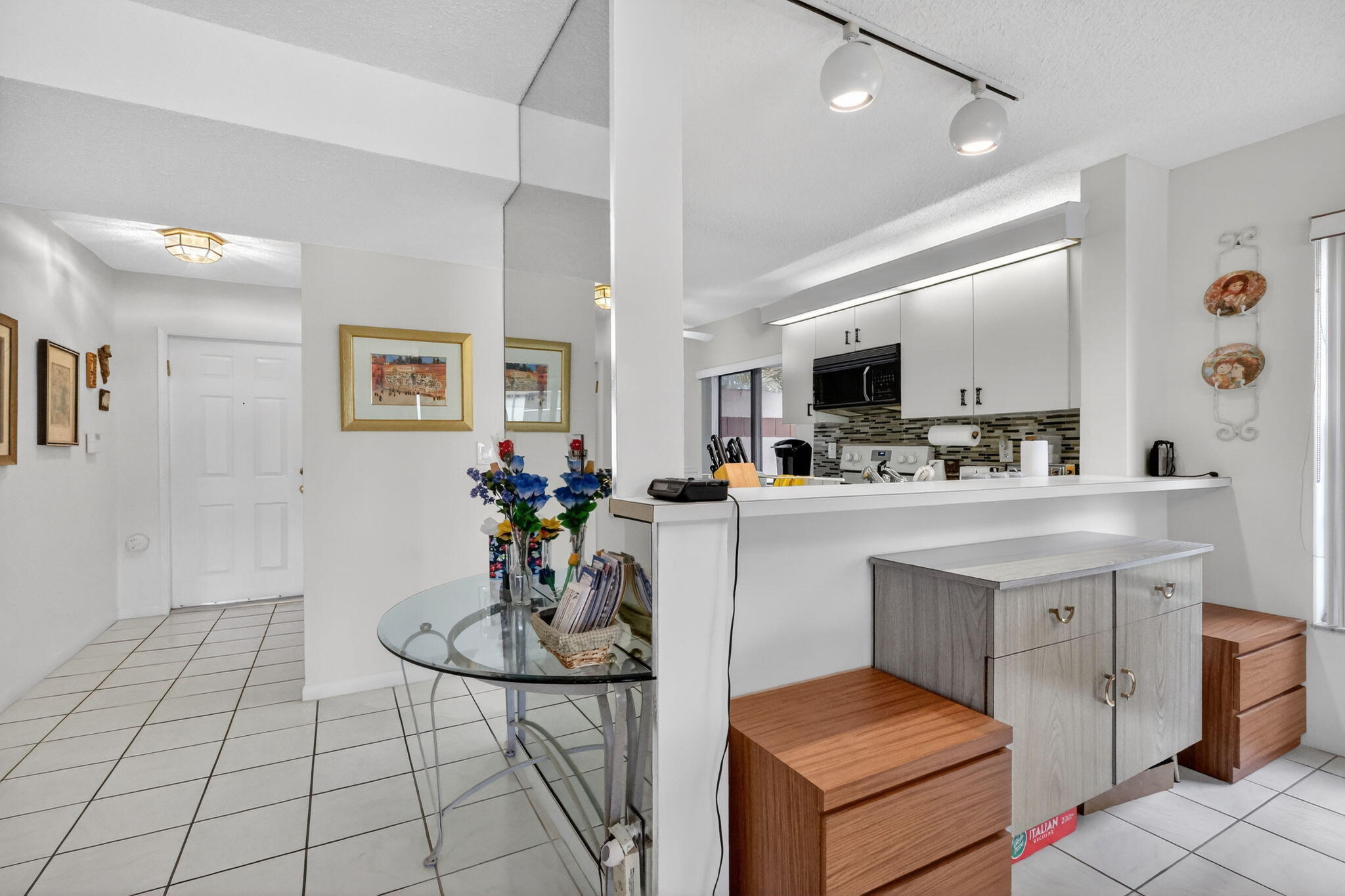 10215 N Circle Lake Drive 101