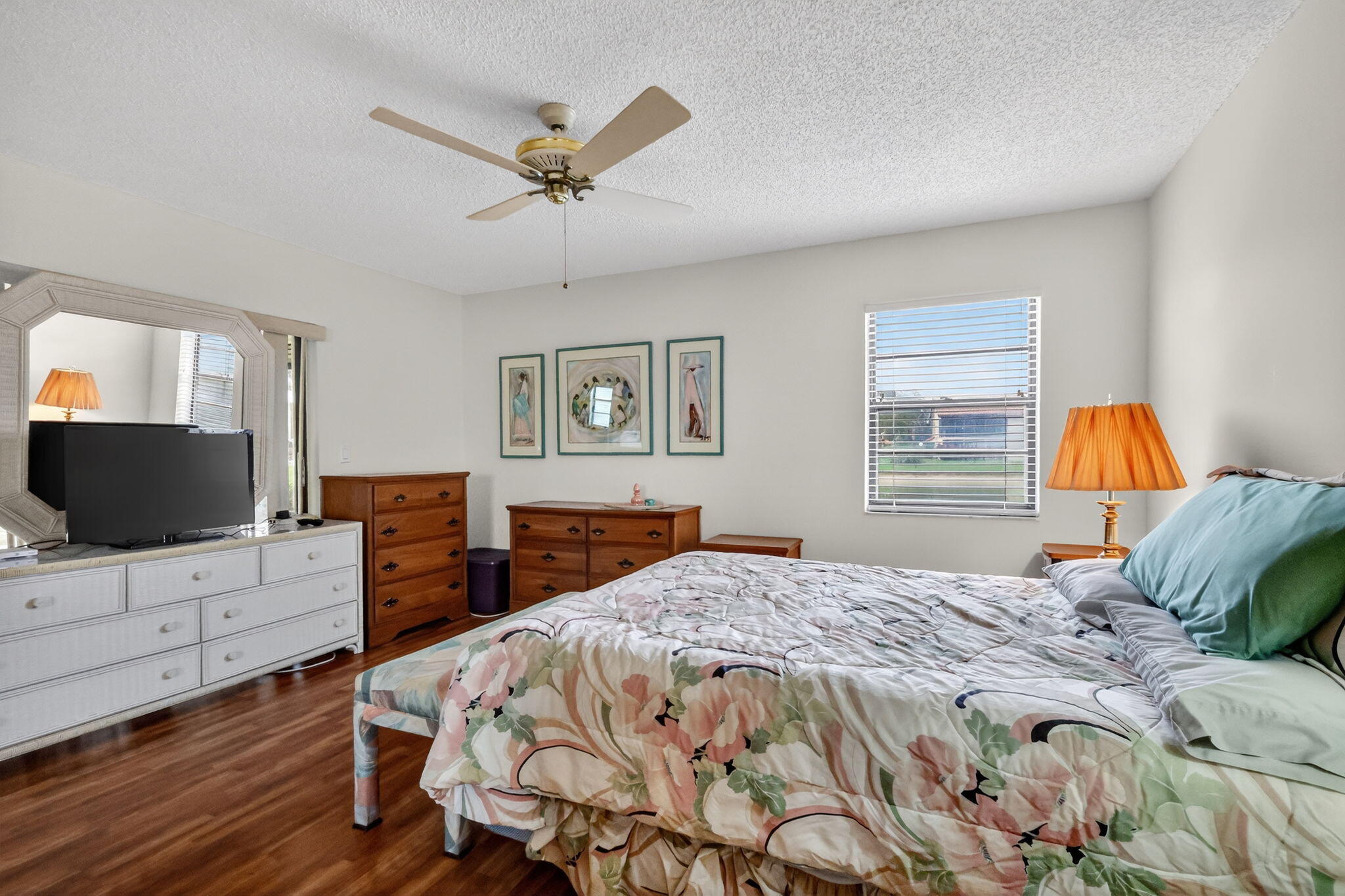 10215 N Circle Lake Drive 101