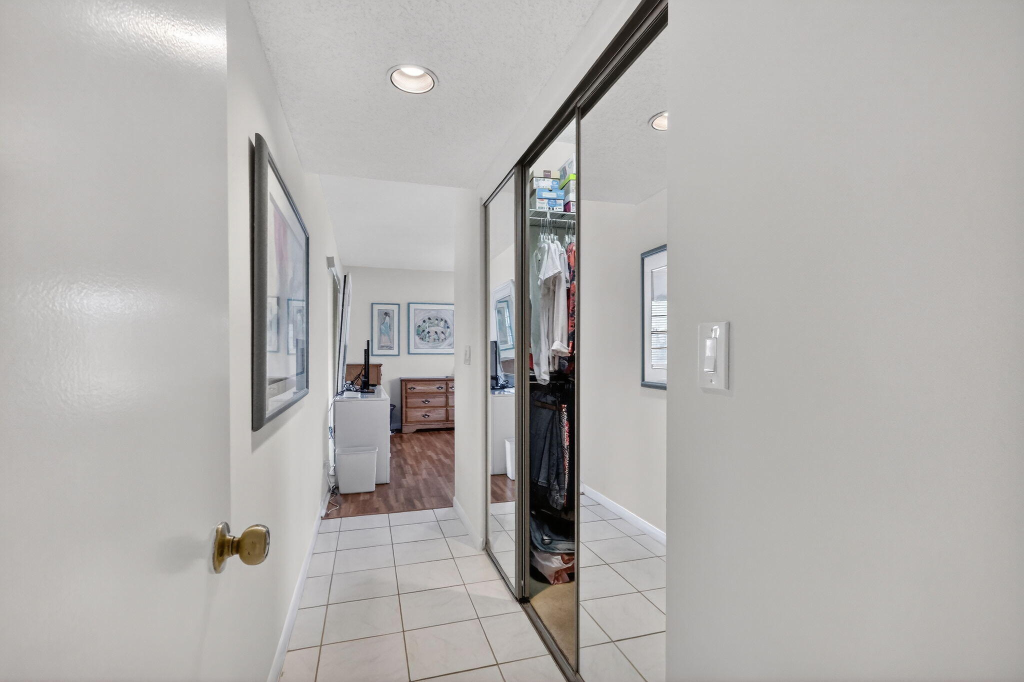 10215 N Circle Lake Drive 101