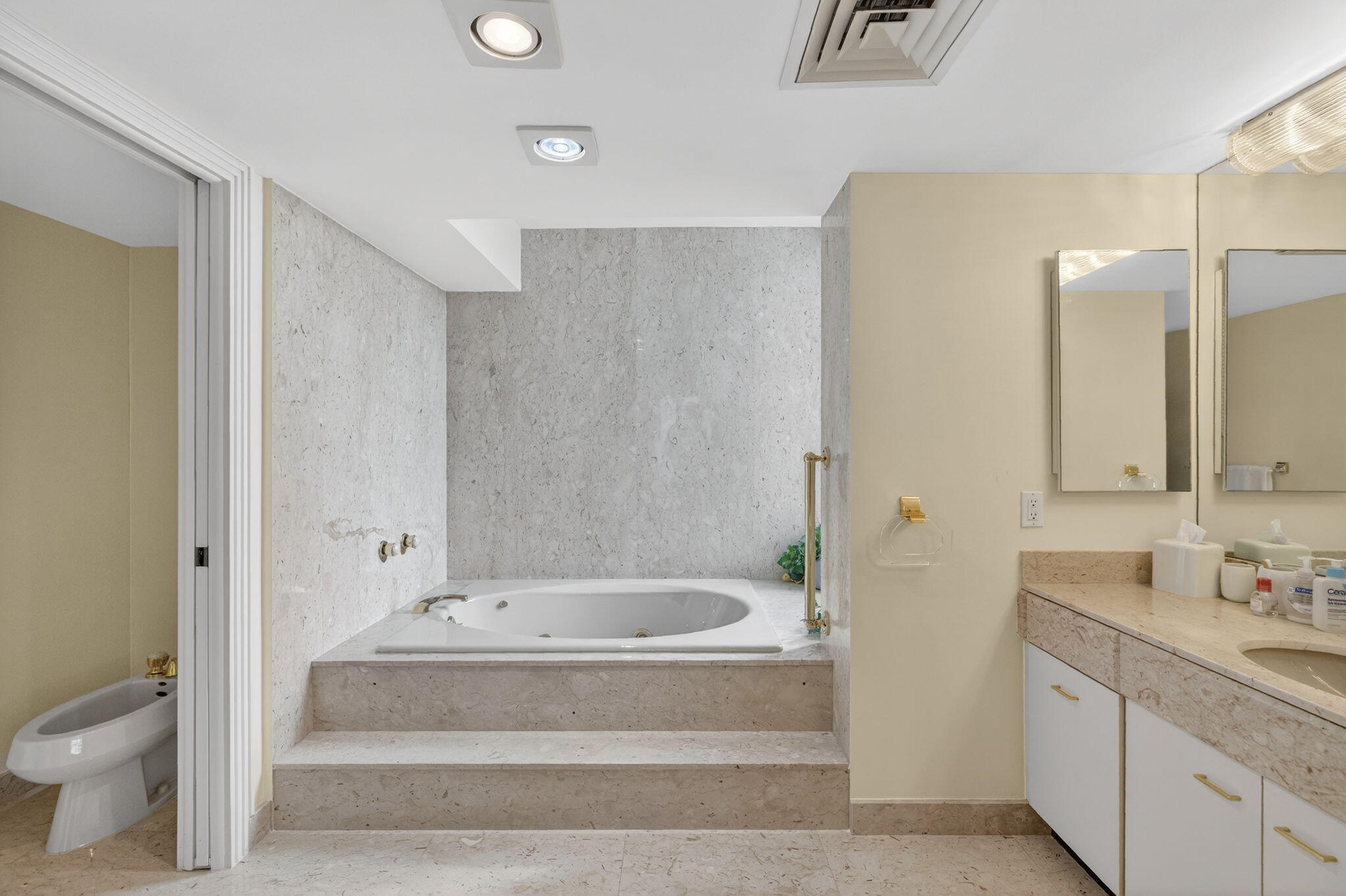 1500 S Ocean Boulevard 606