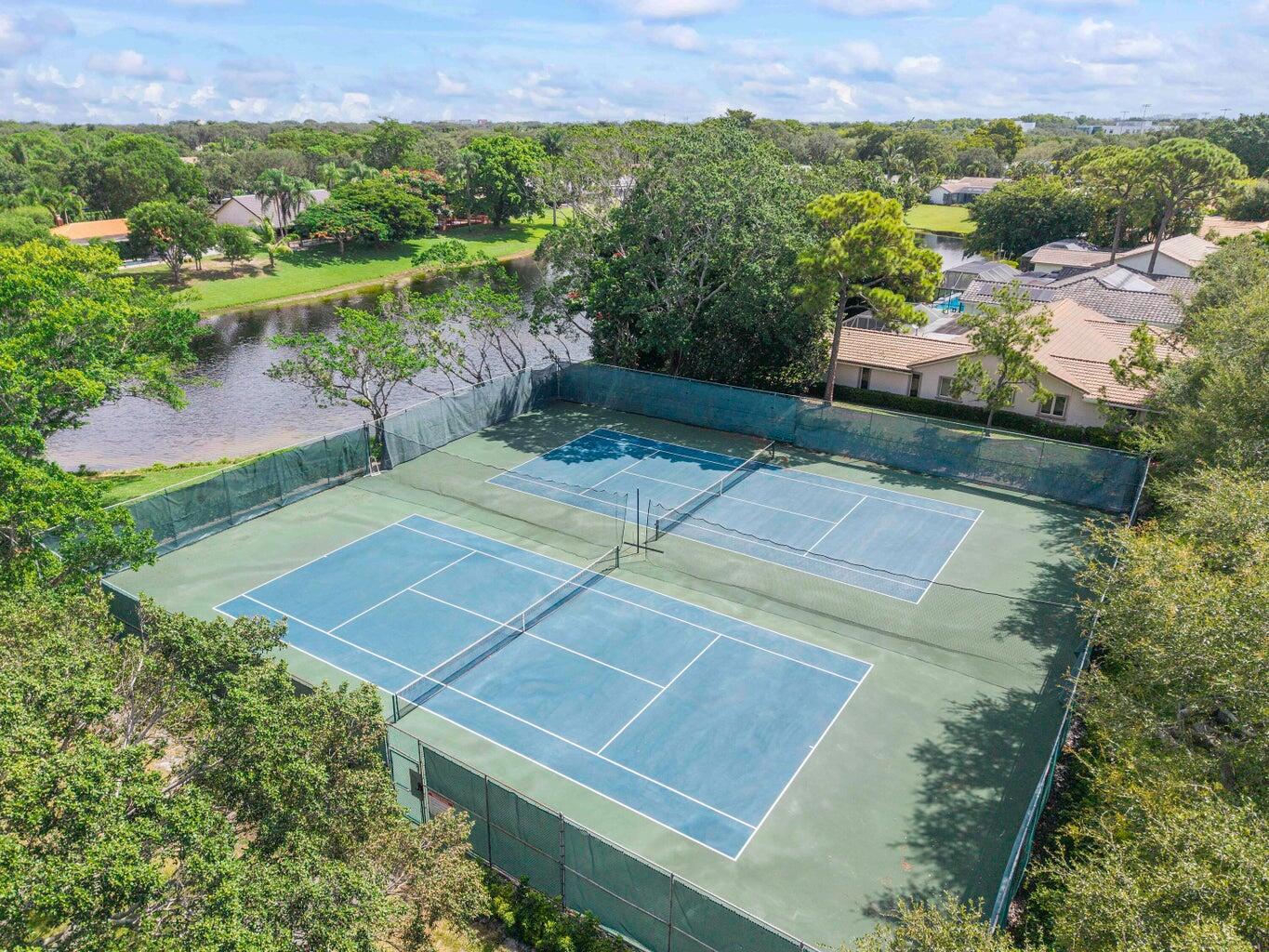 2413 NW 40th Circle