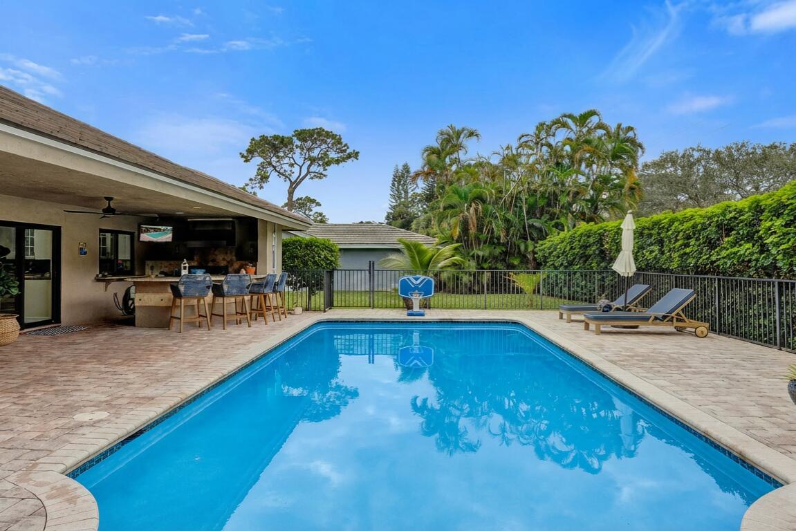 2413 NW 40th Circle