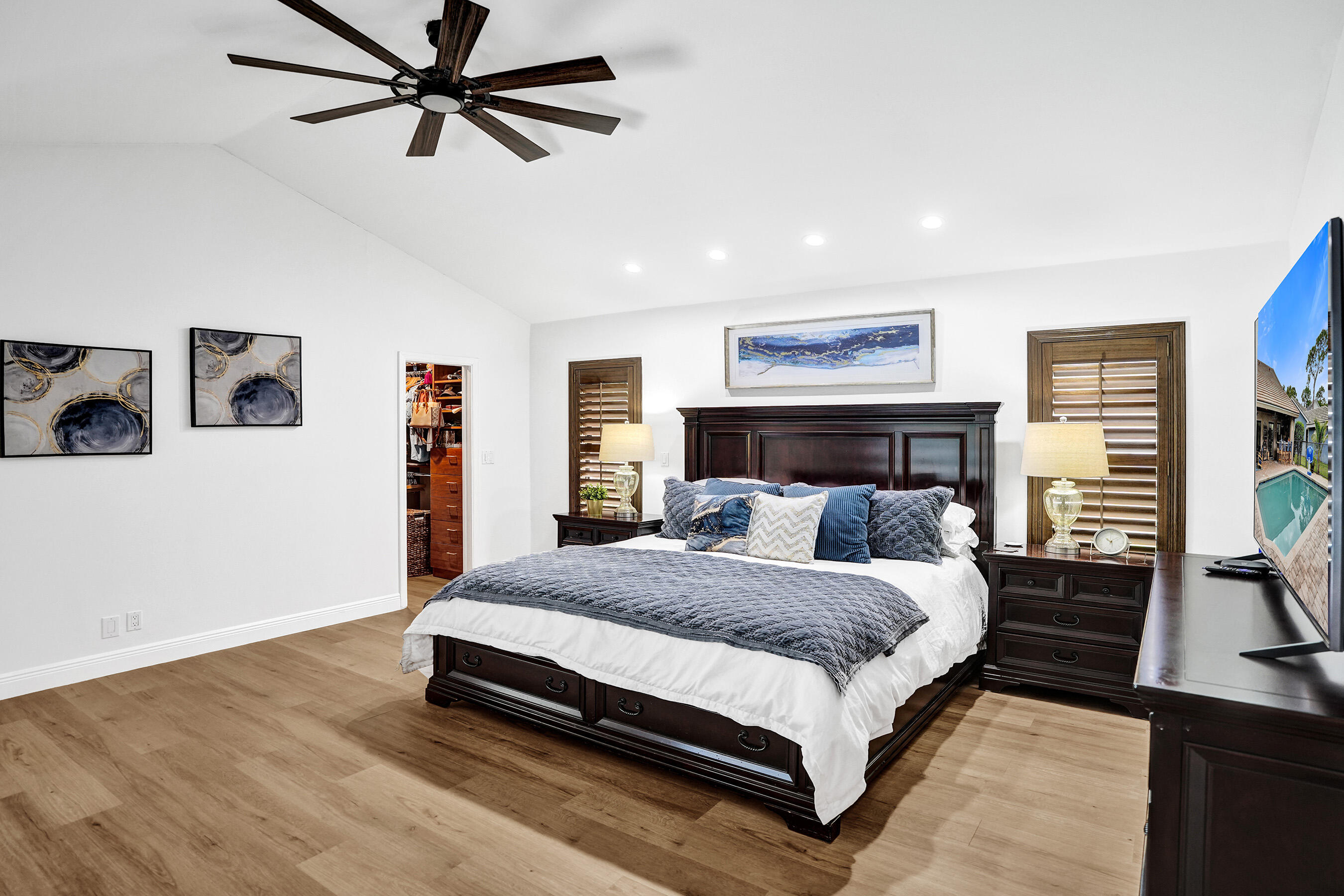 2413 NW 40th Circle