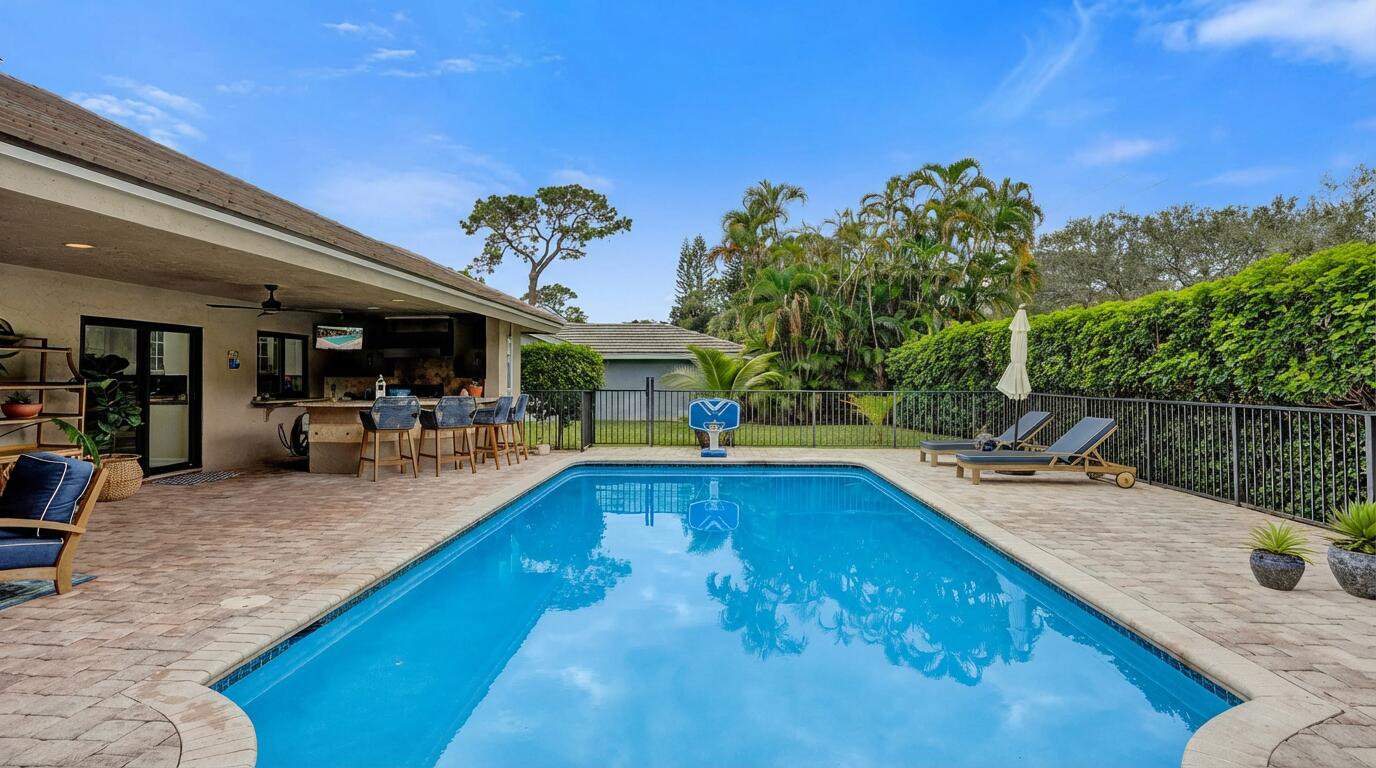 2413 NW 40th Circle