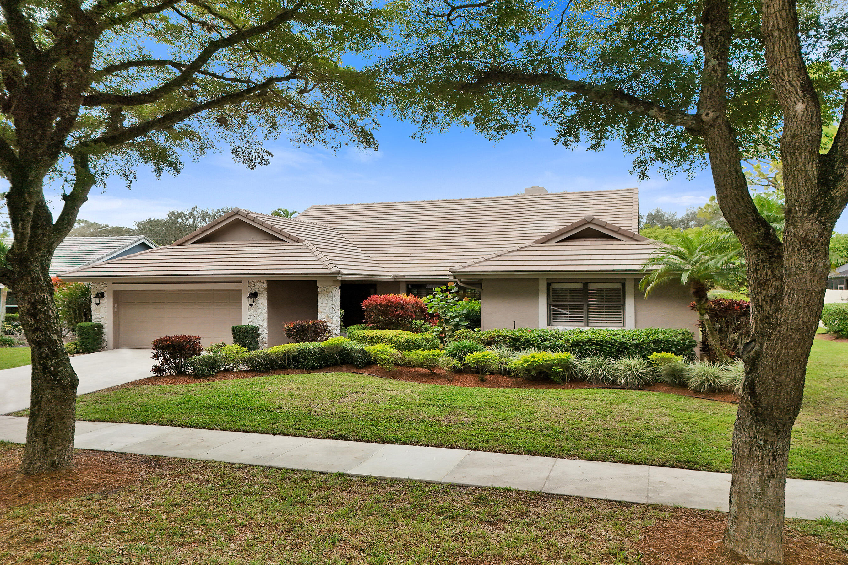 2413 NW 40th Circle