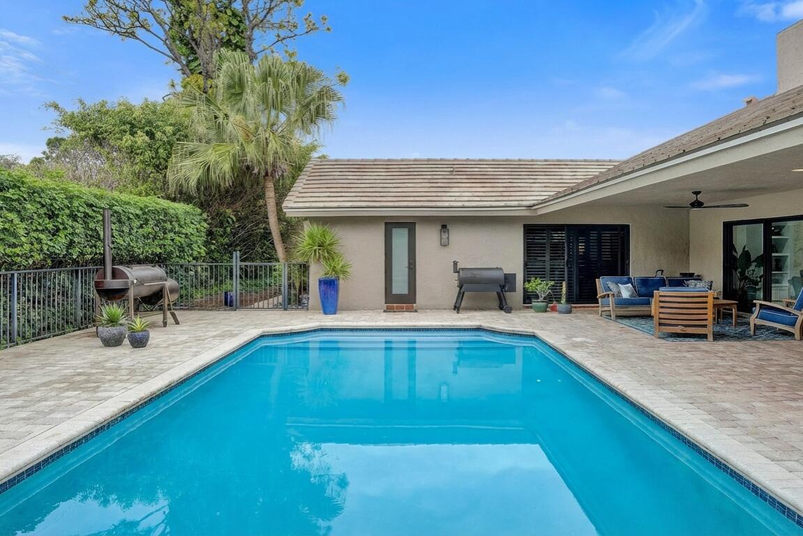 2413 NW 40th Circle