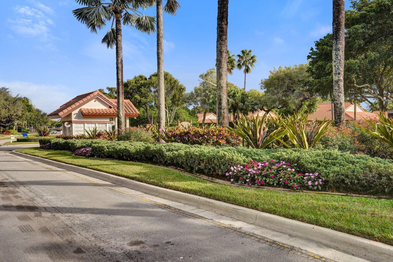 6096 Huntwick Terrace 307