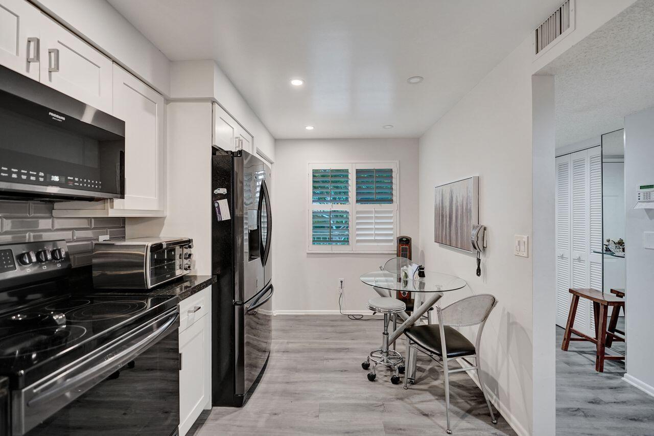 6096 Huntwick Terrace 307