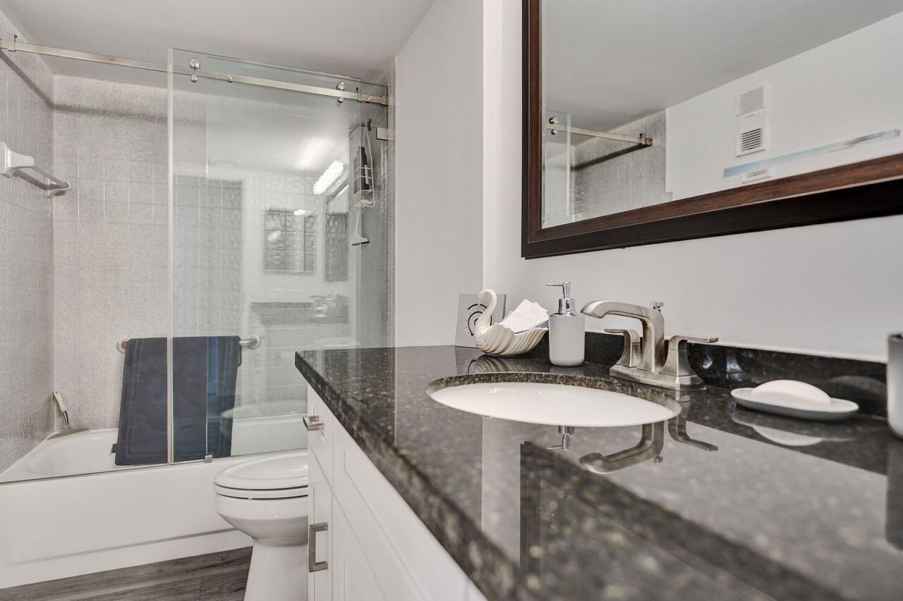 6096 Huntwick Terrace 307