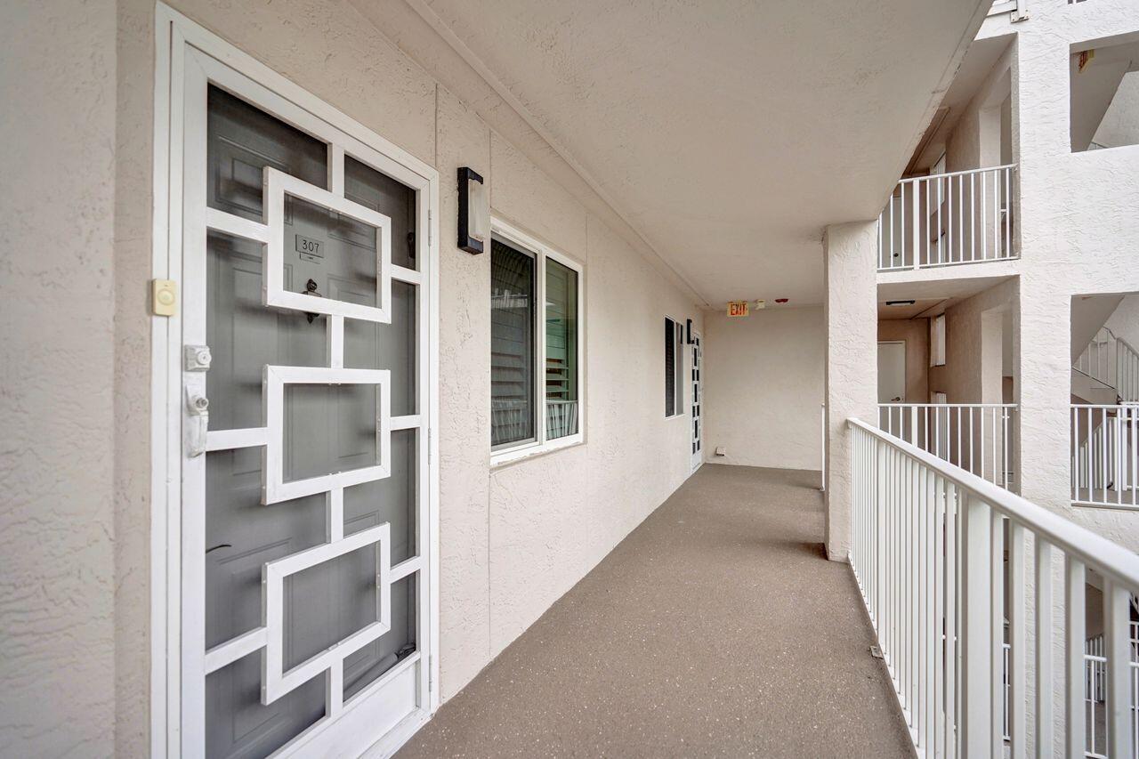 6096 Huntwick Terrace 307