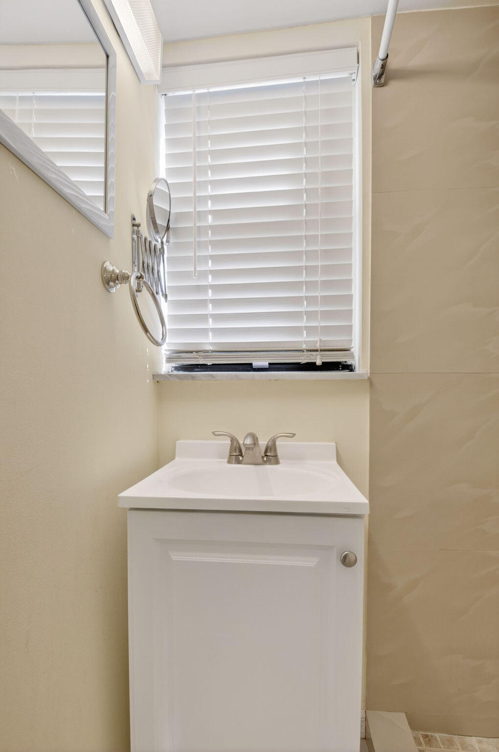 7200 NW 2nd Avenue 1620