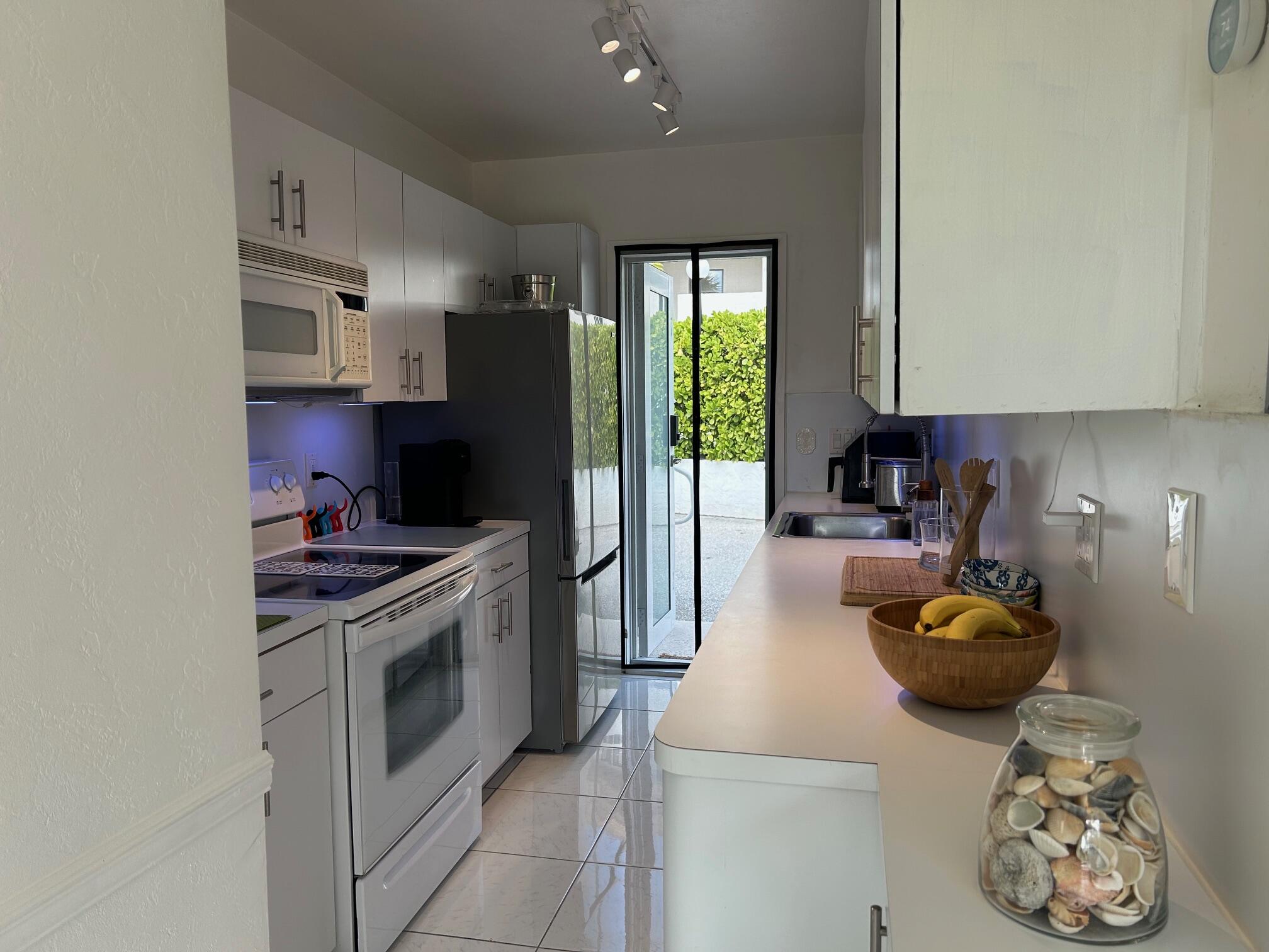 1221 Hillsboro Mile 42a