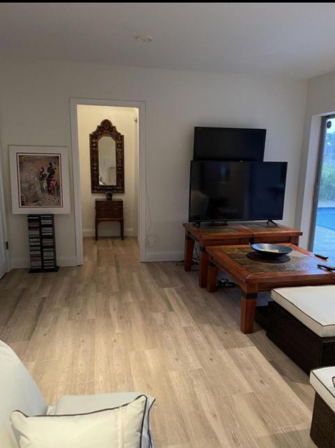 823 N Forsyth Street E