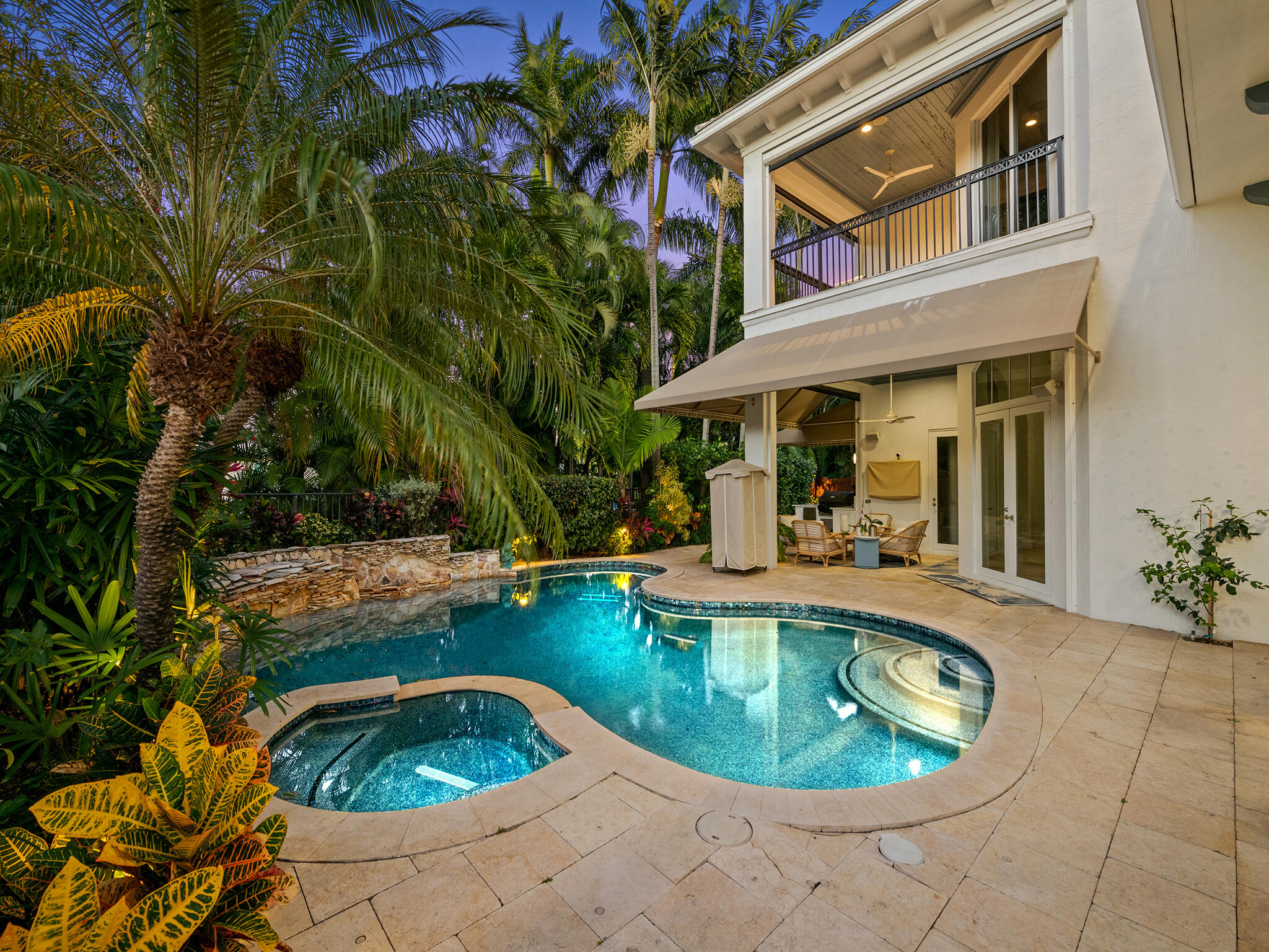 1025 Vista Del Mar Drive N