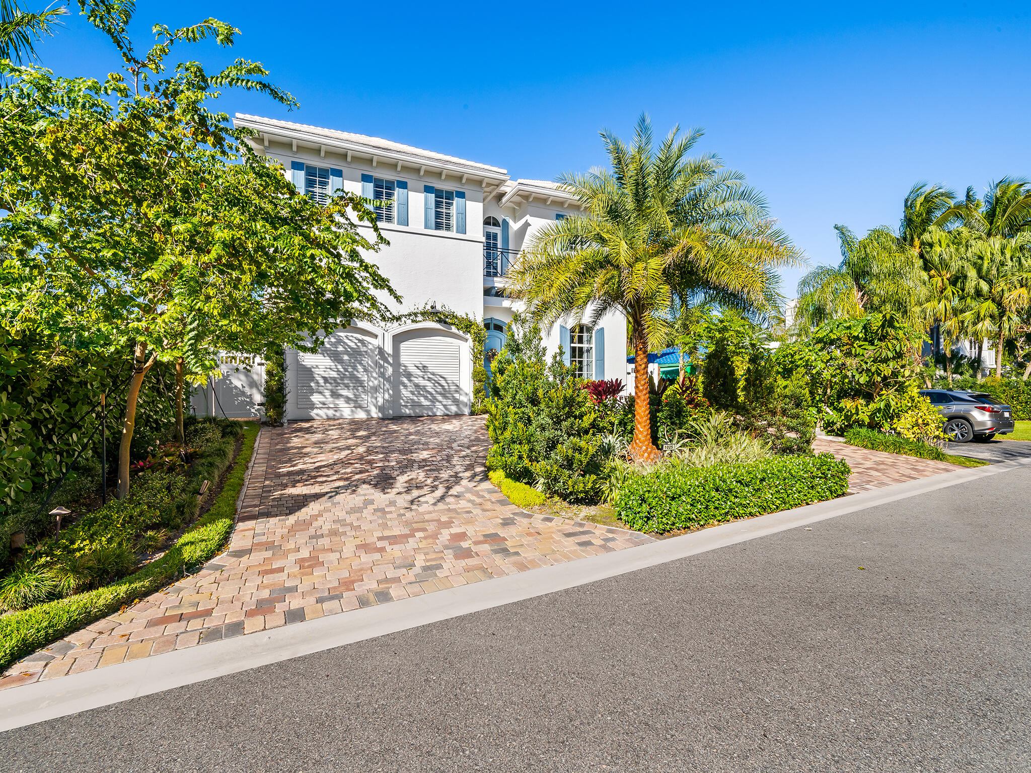 1025 Vista Del Mar Drive N