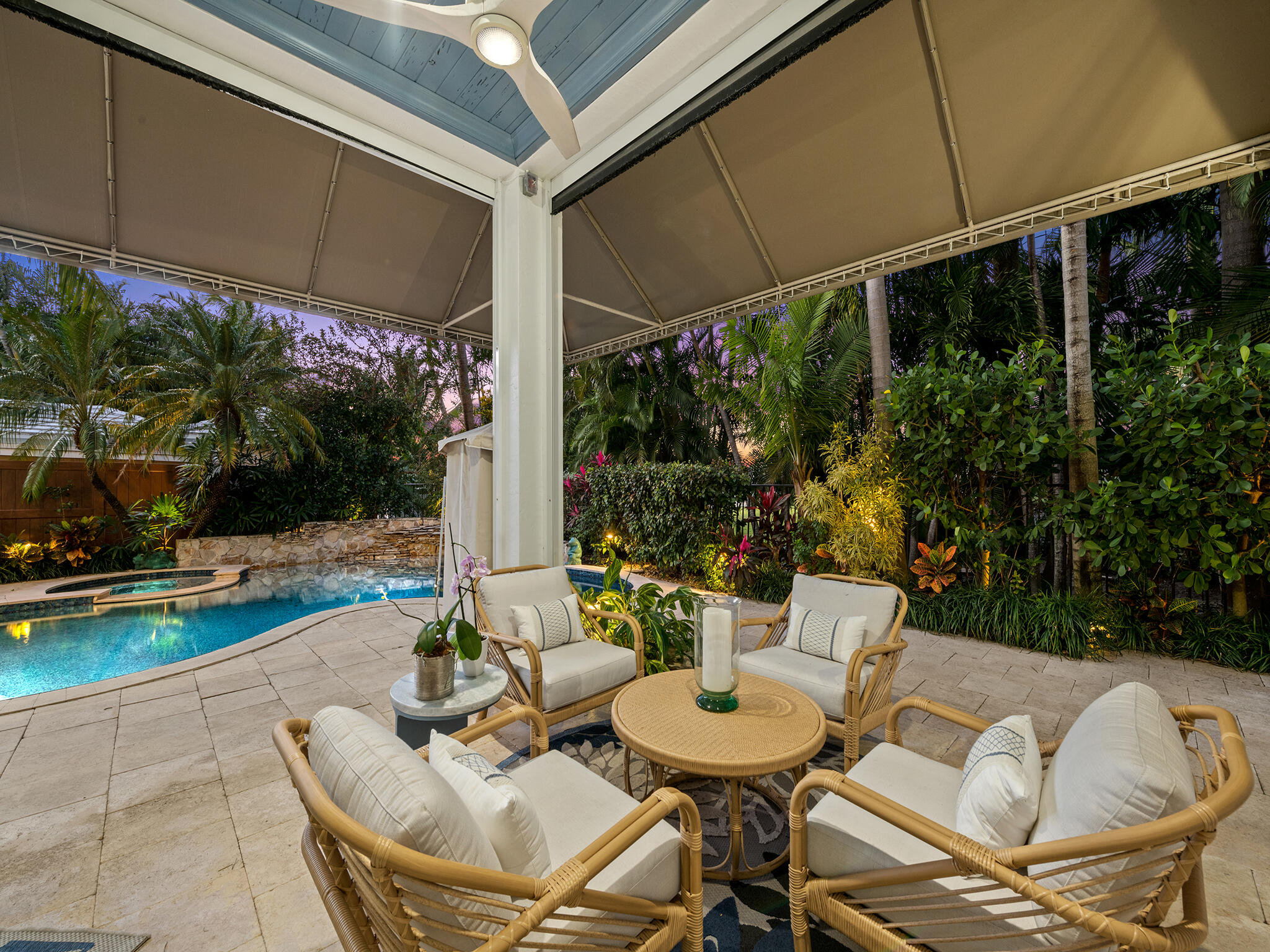 1025 Vista Del Mar Drive N