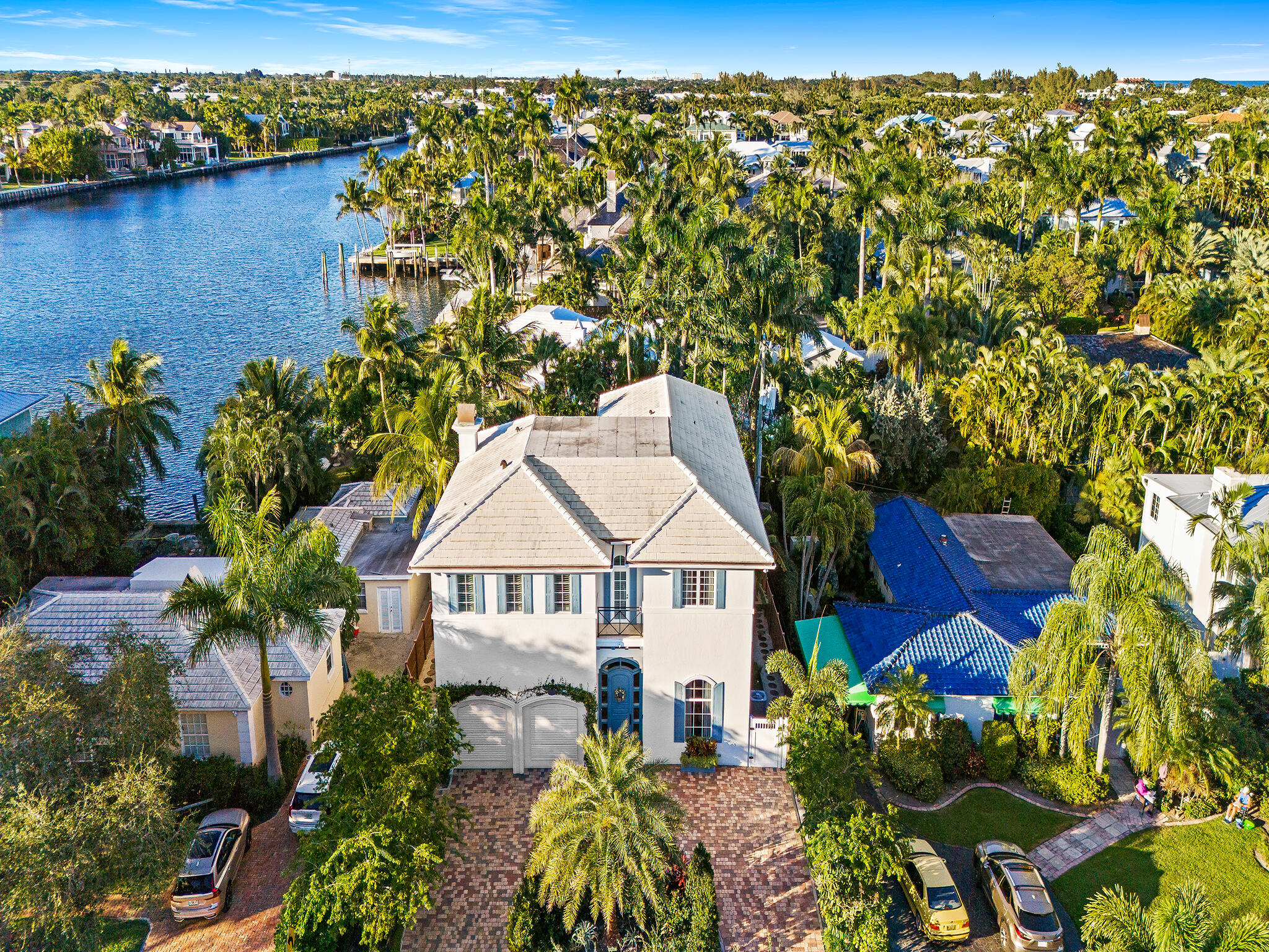 1025 Vista Del Mar Drive N