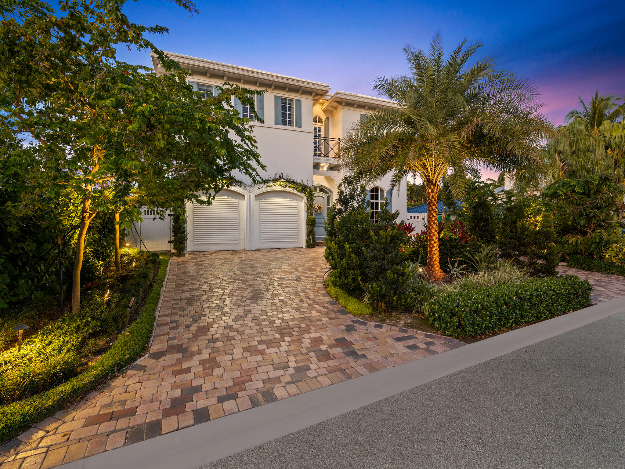 1025 Vista Del Mar Drive N