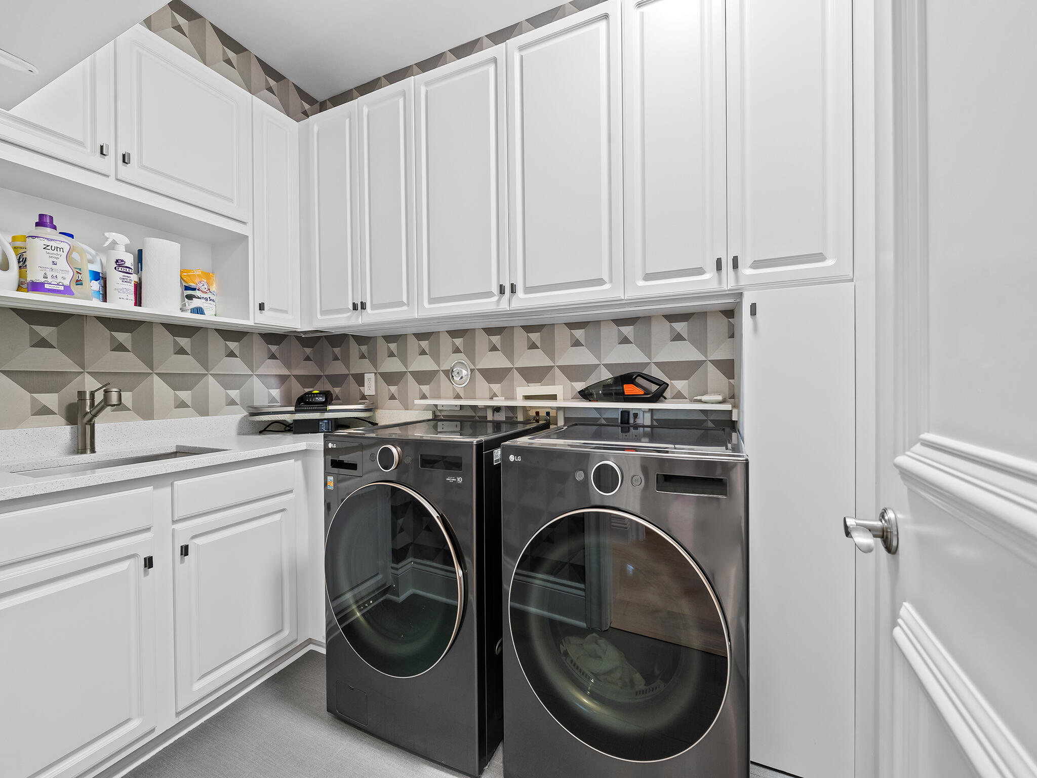 1025 Vista Del Mar Drive N